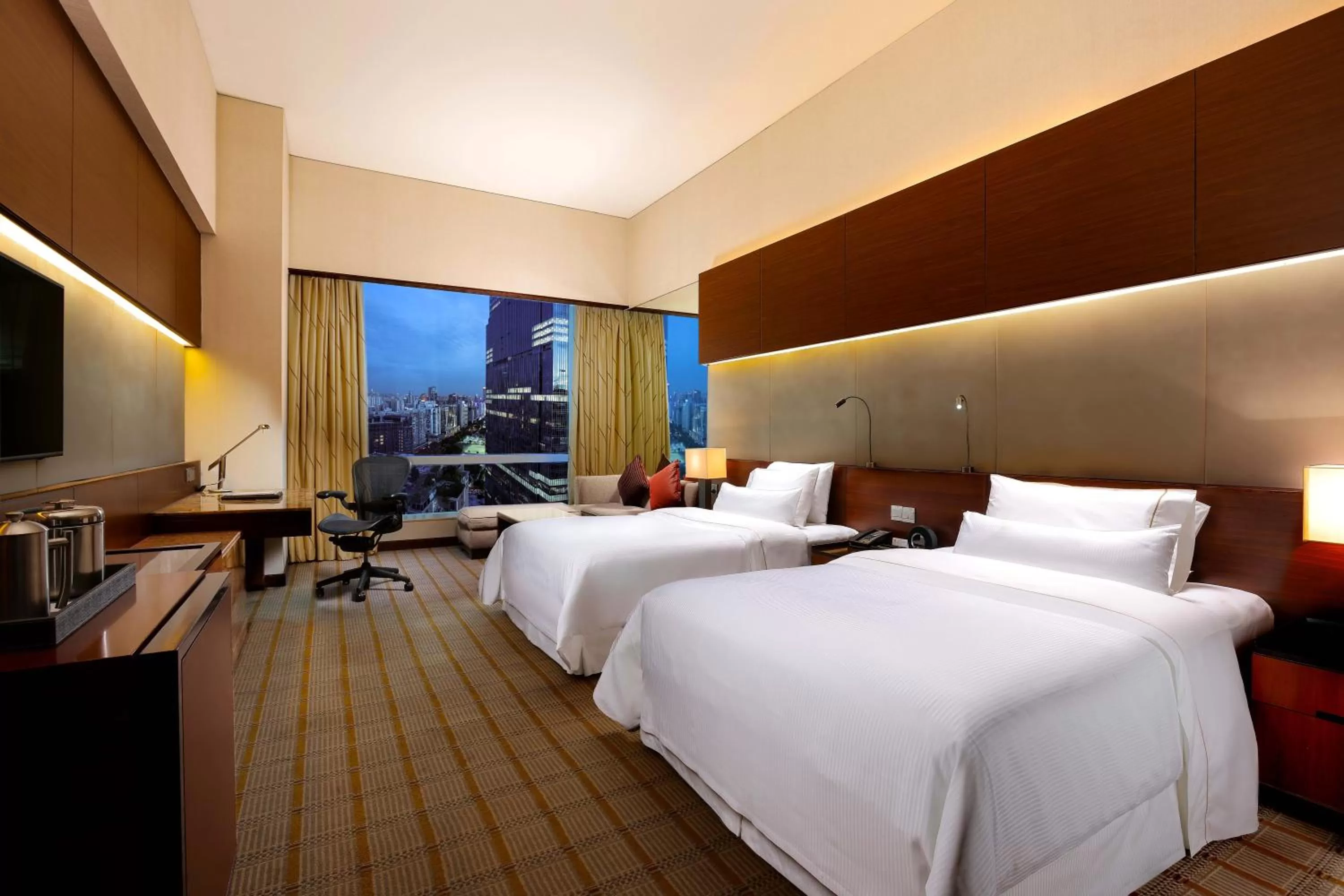 Photo of the whole room, Bed in The Westin Guangzhou