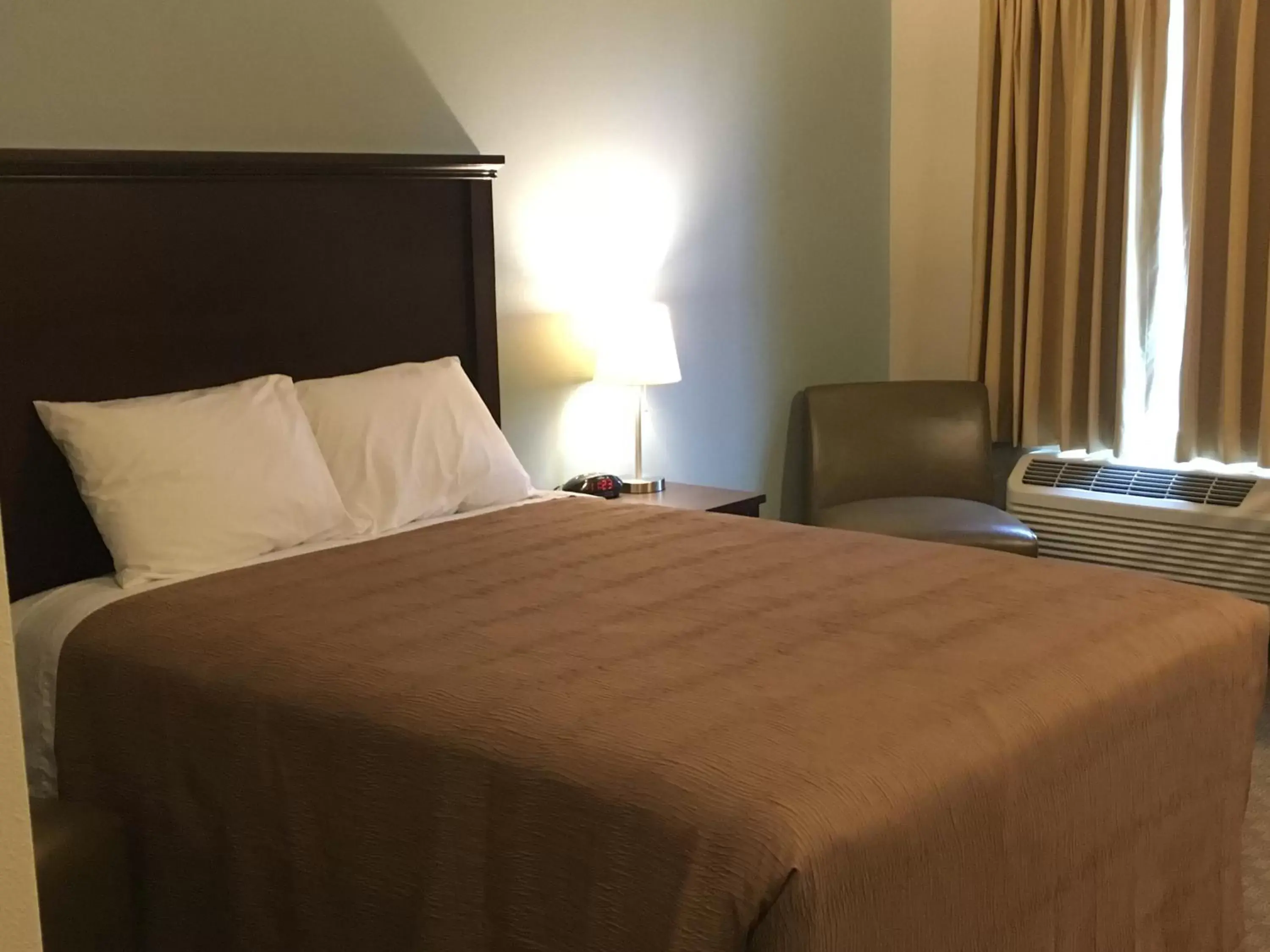 Economy Single Room in Aptel Studio Hotel Economy Single Room in Aptel Studio Hotel