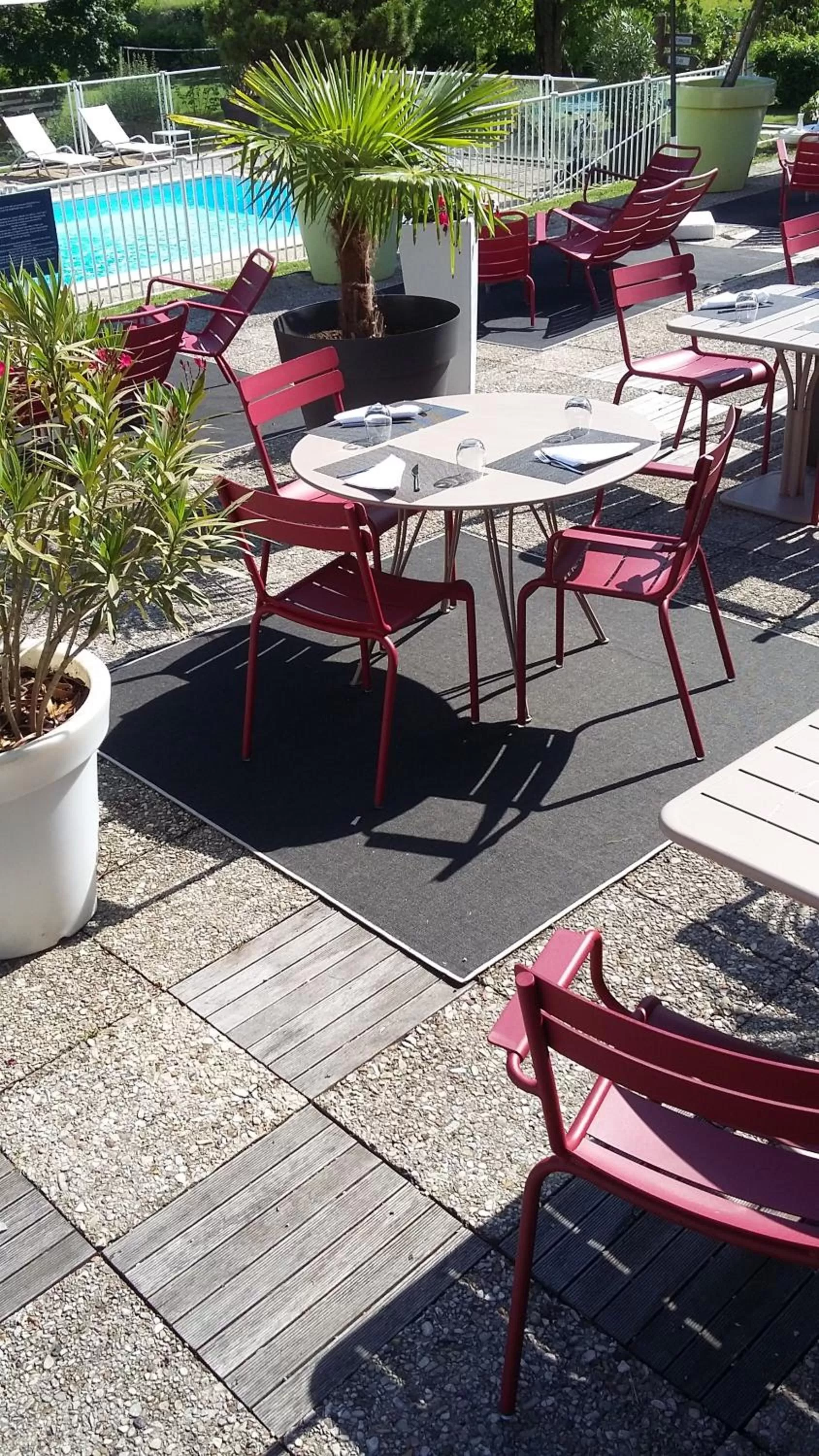 Patio in Novotel Grenoble Nord Voreppe