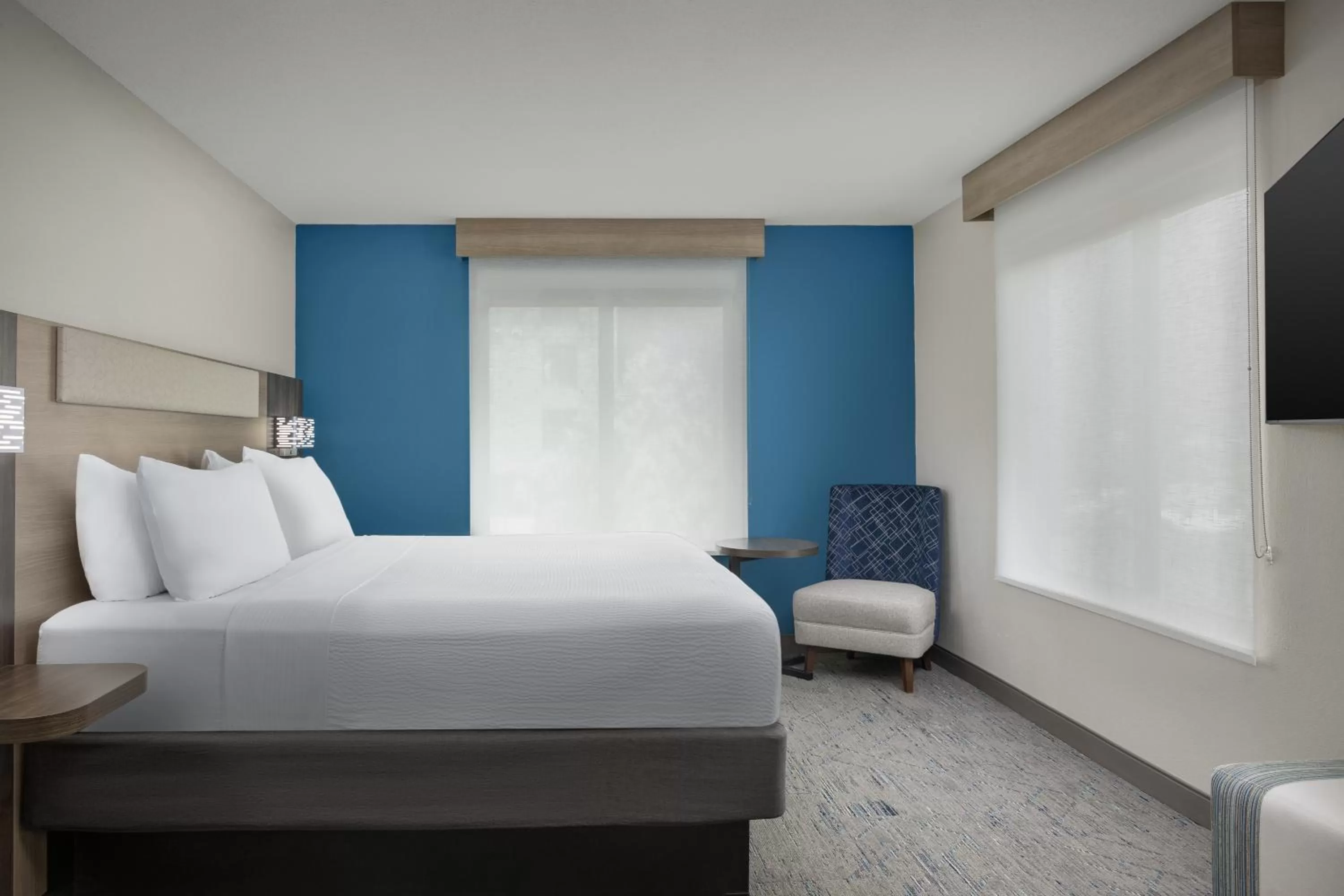Bedroom, Bed in Holiday Inn Express & Suites Superior by IHG