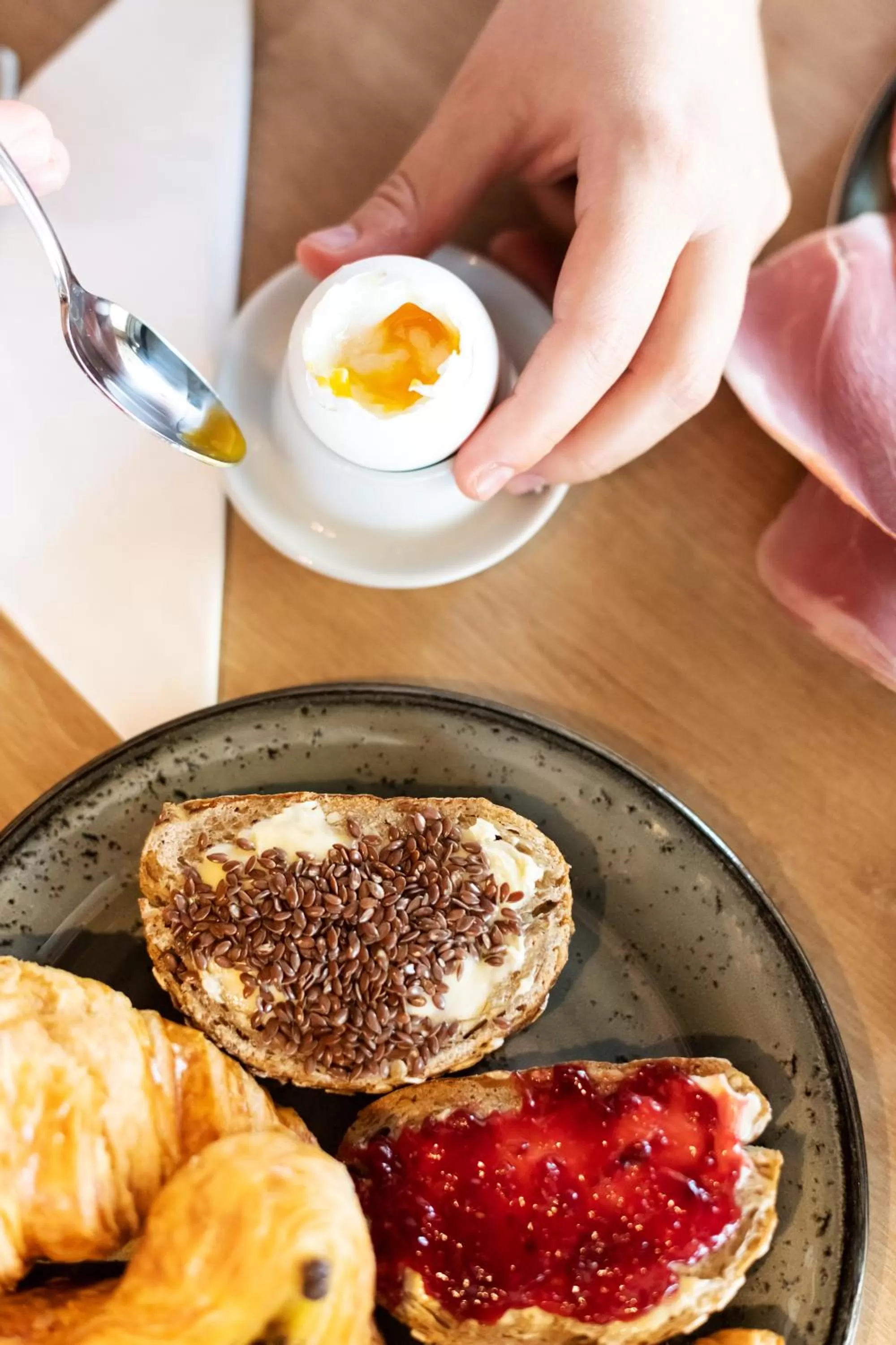Breakfast in B&B HOTEL Nyon