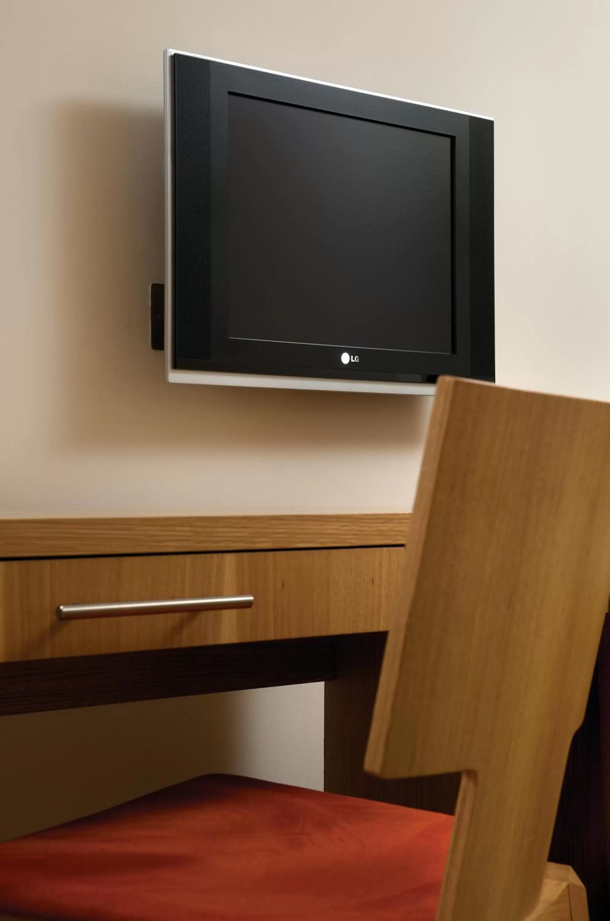 TV and multimedia in The Pinewood Hotel