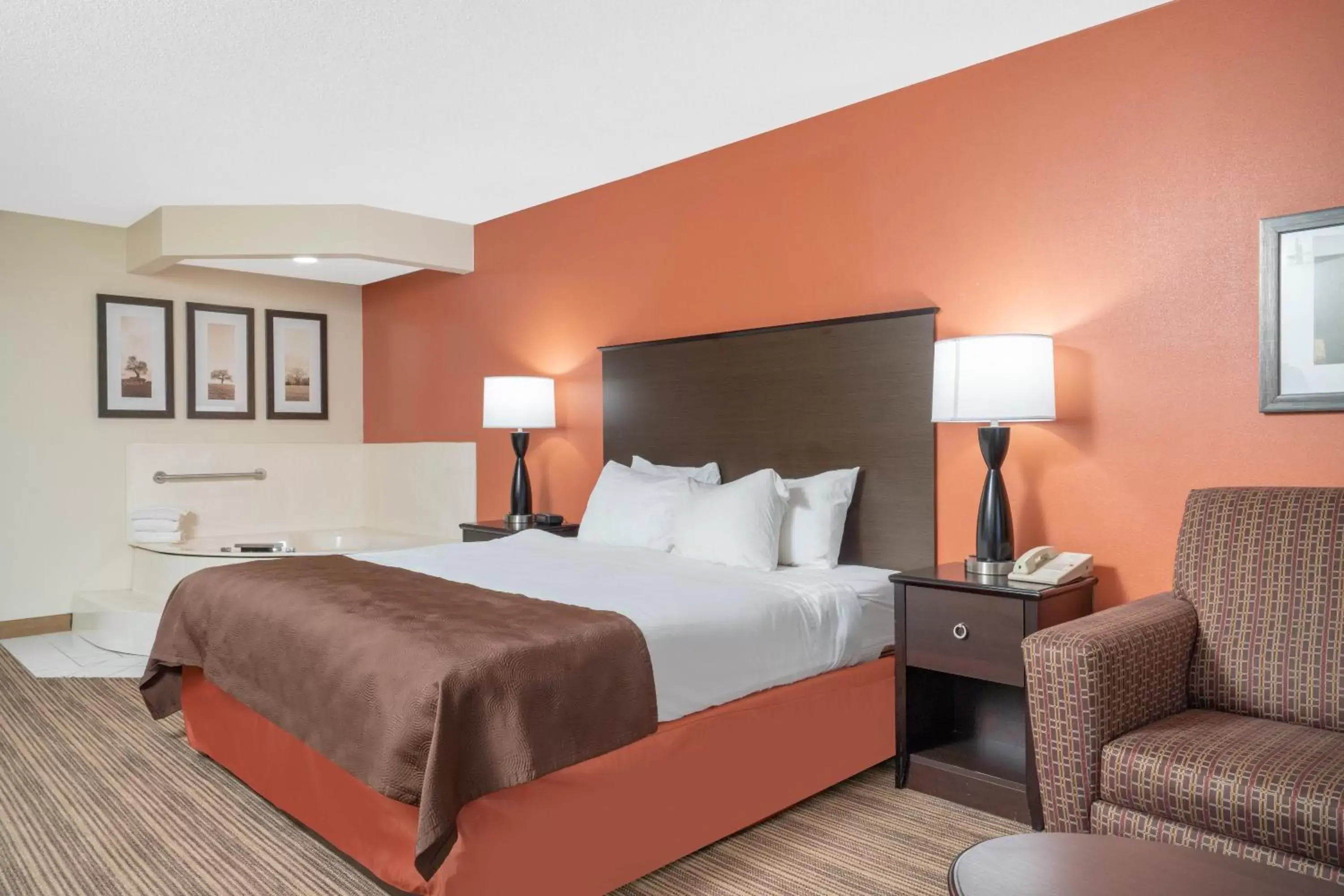 King Suite - Non-Smoking in AmericInn by Wyndham Rogers King Suite - Non-Smoking in AmericInn by Wyndham Rogers