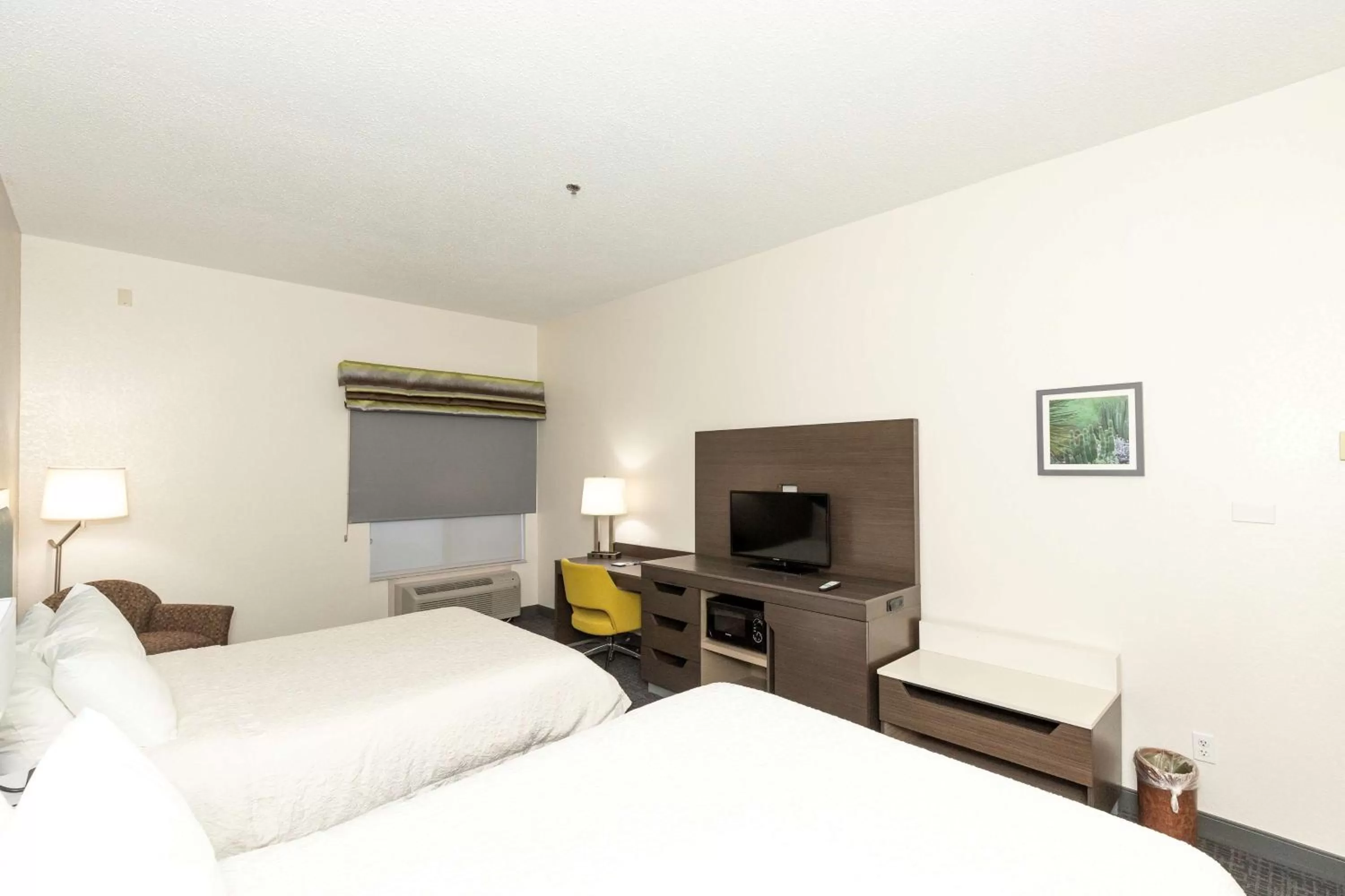 Bedroom, Bed in Hampton Inn Kerrville