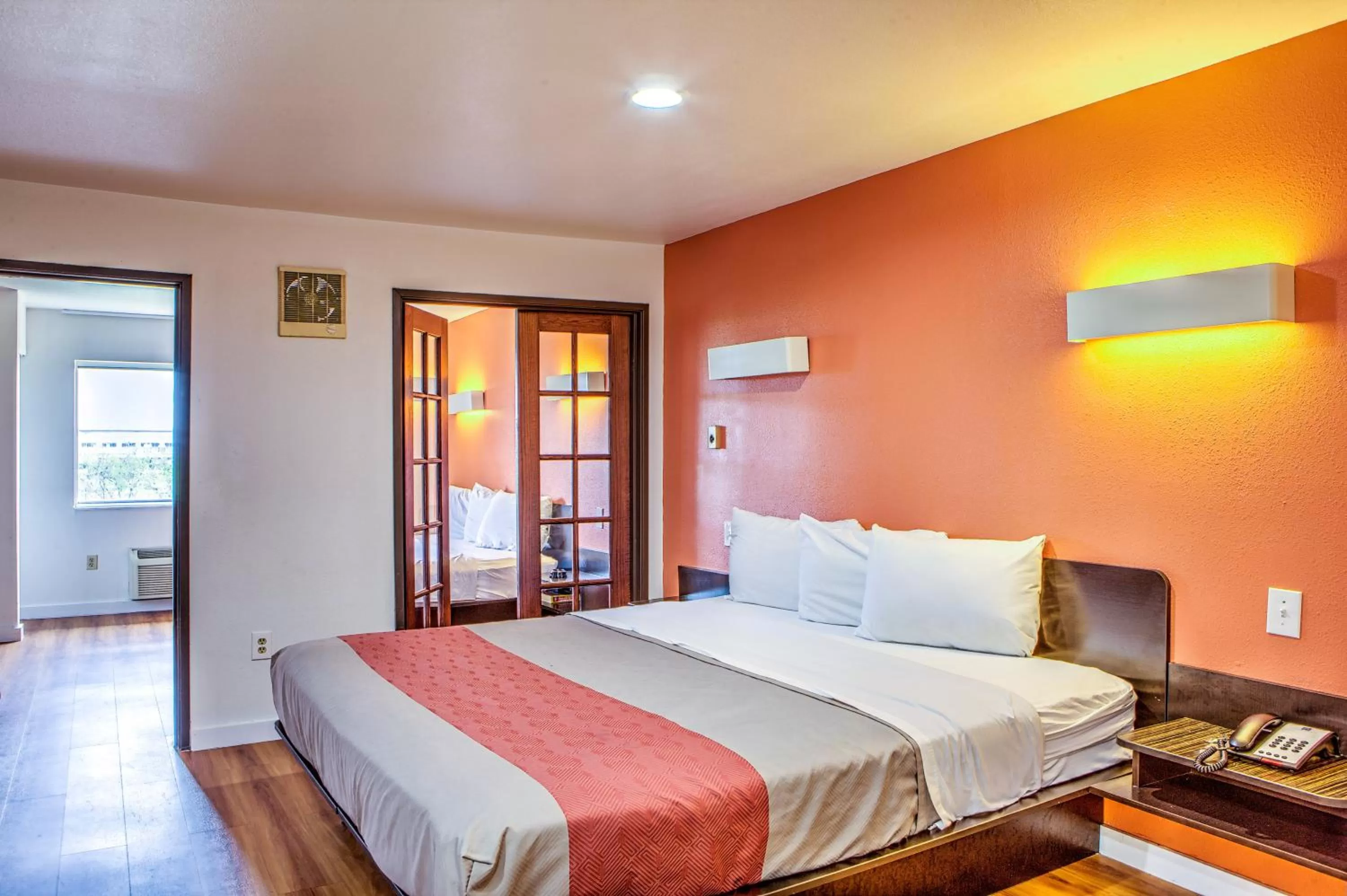 Bedroom, Bed in Motel 6-Dallas, TX - Northwest