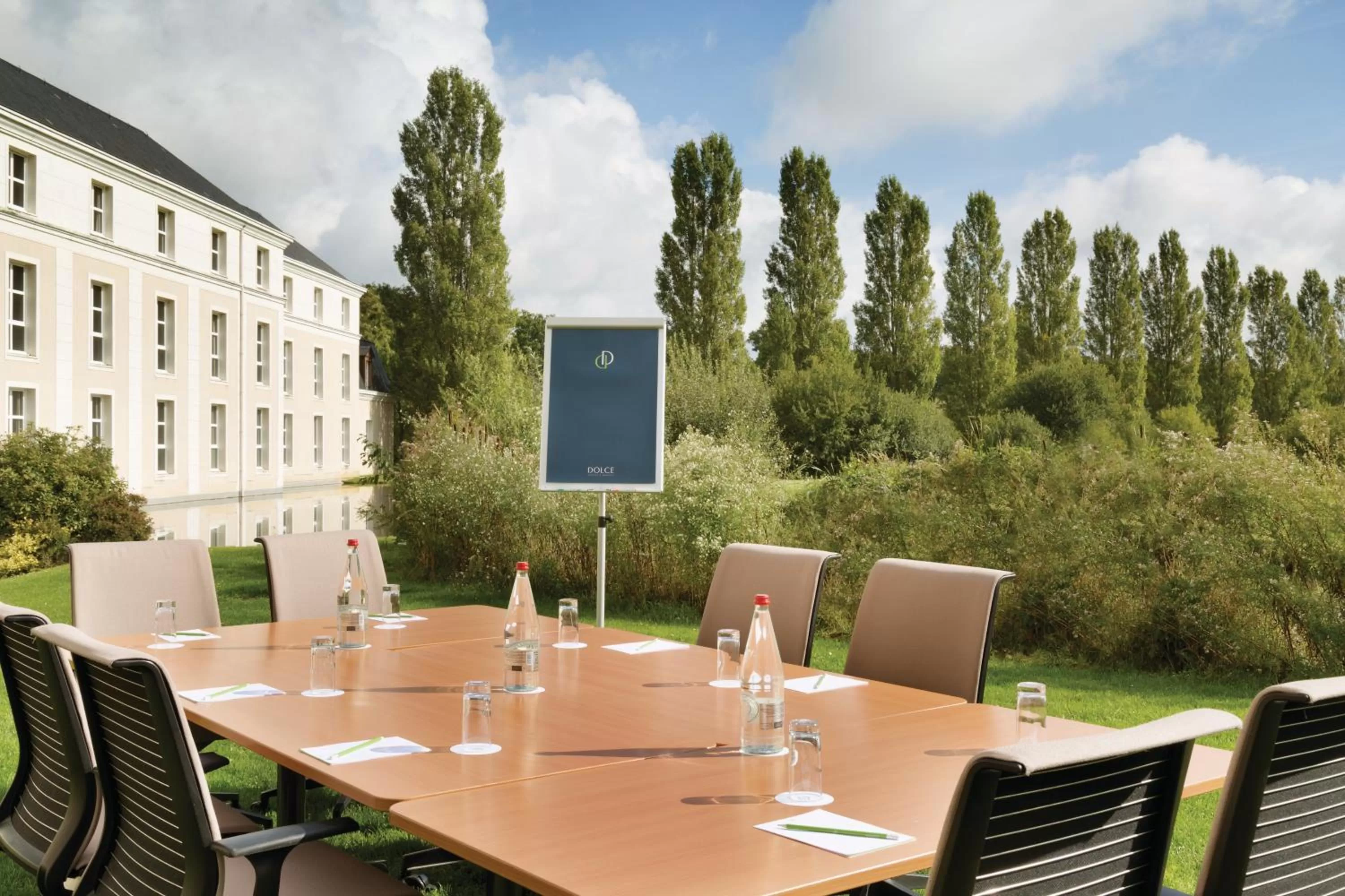 Area and facilities in Mercure Chantilly Resort & Conventions