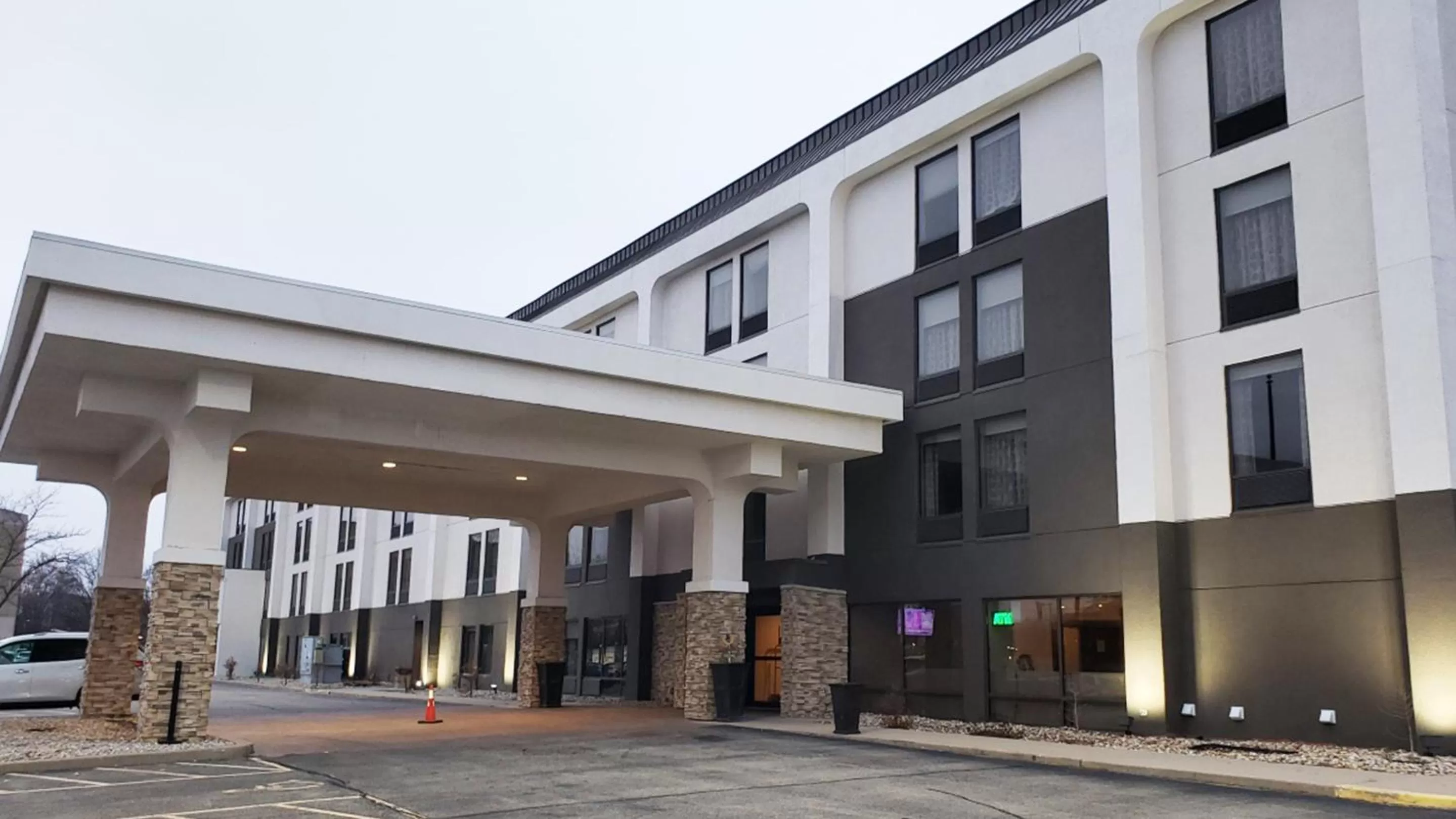 Property building in MainStay Suites Springfield IL