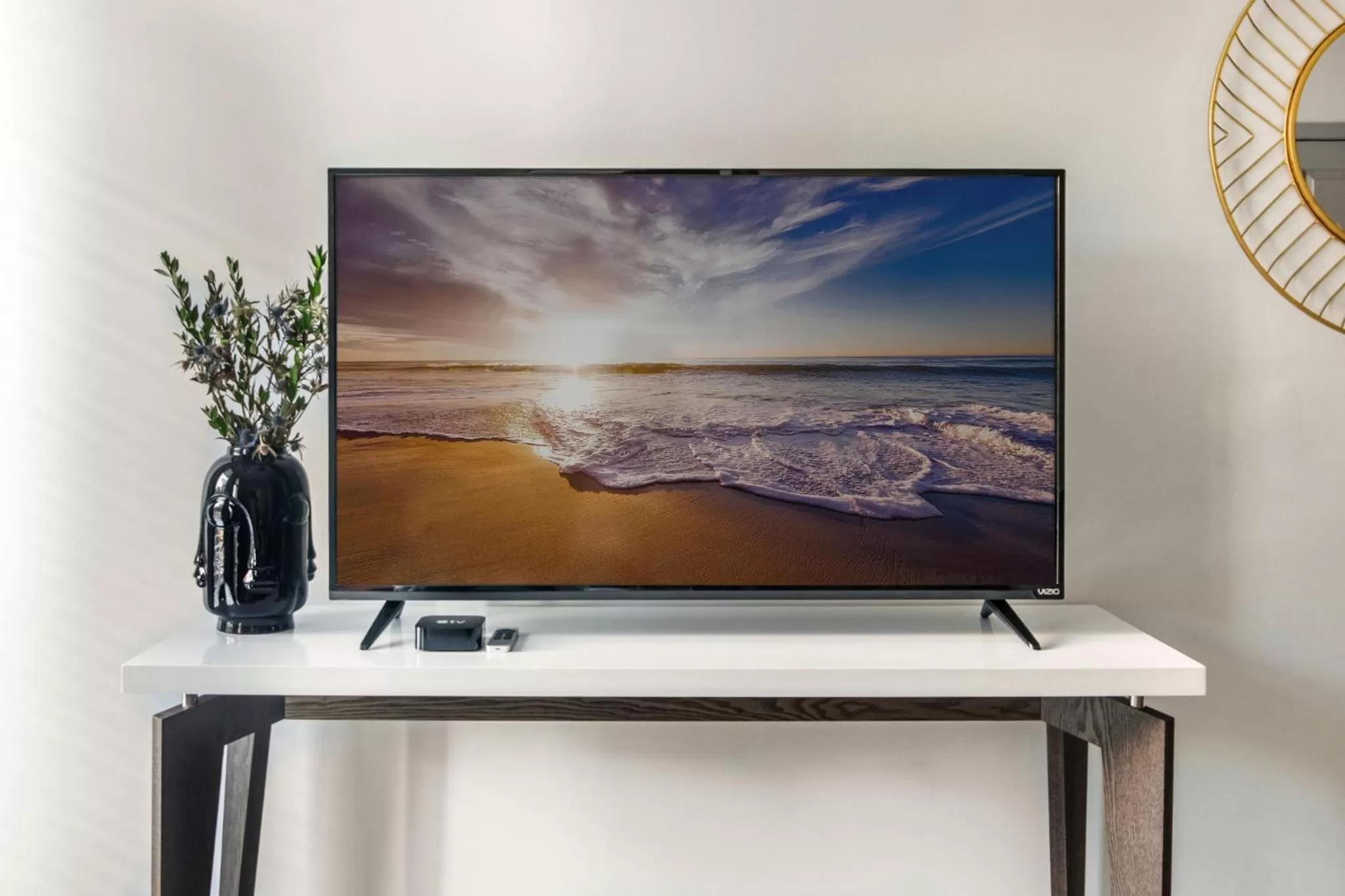 TV and multimedia in Placemakr Music Row - Vanderbilt