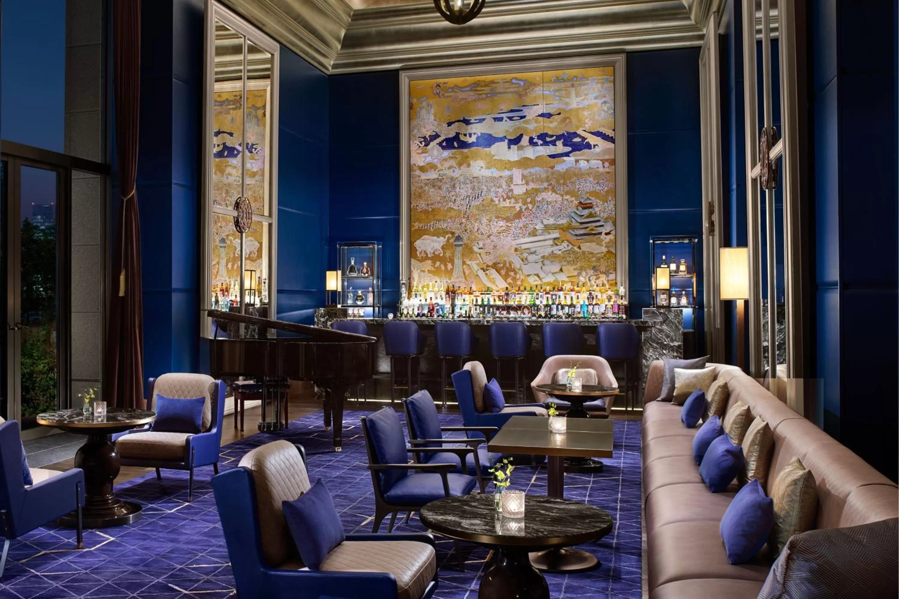 Lounge or bar in The St. Regis Osaka