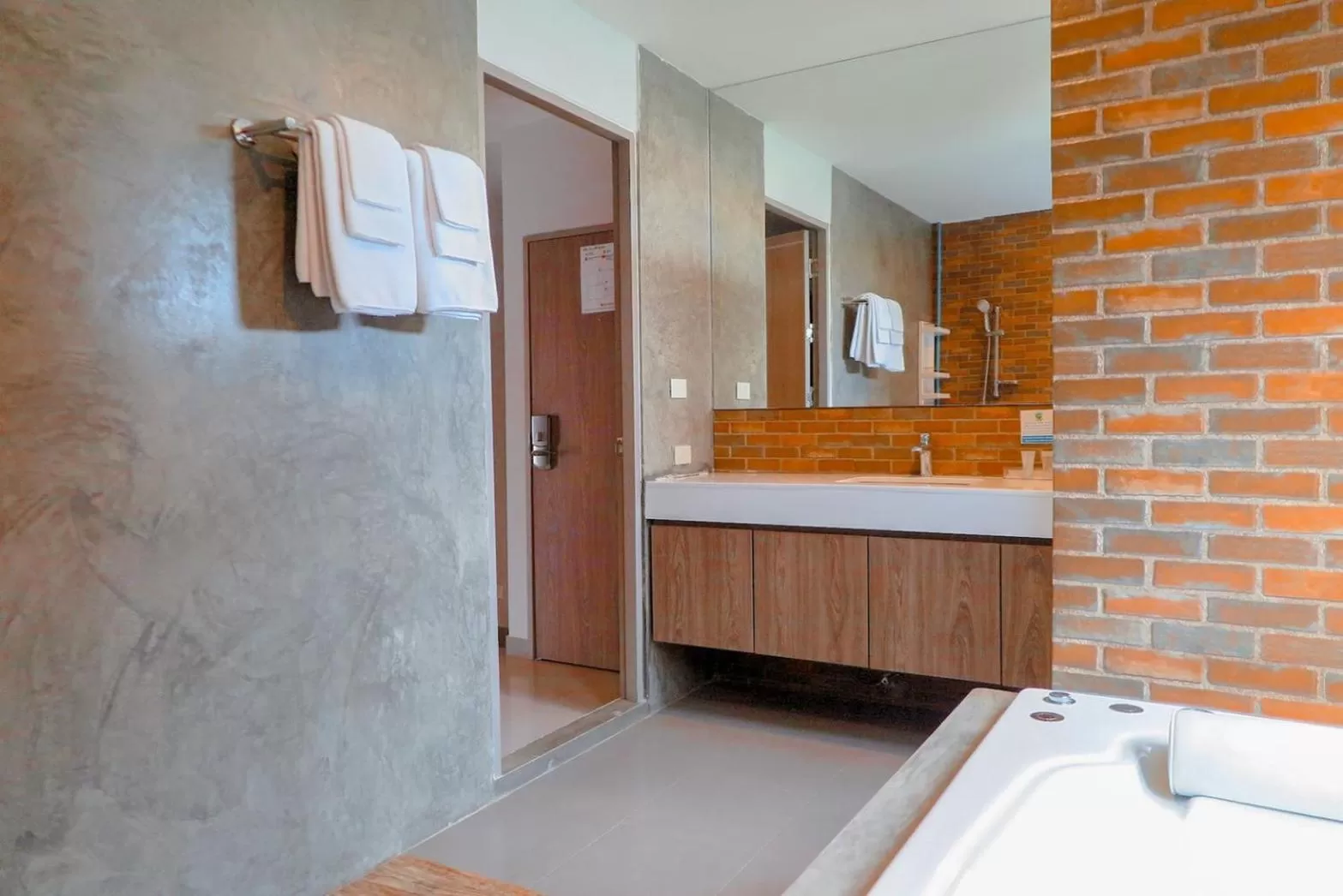 Bathroom in V20 Boutique Jacuzzi Hotel