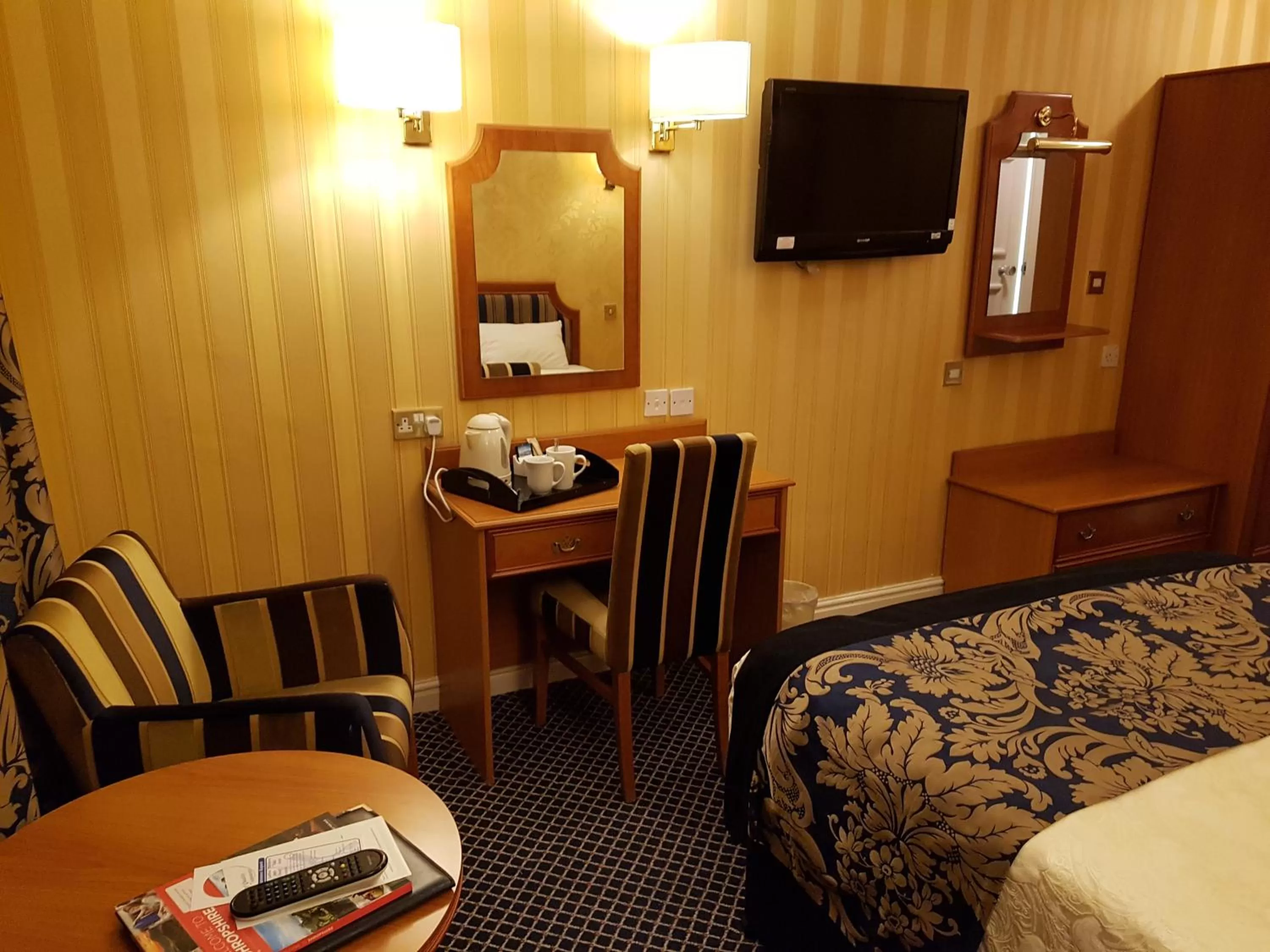 Bedroom, Bed in Buckatree Hall Hotel