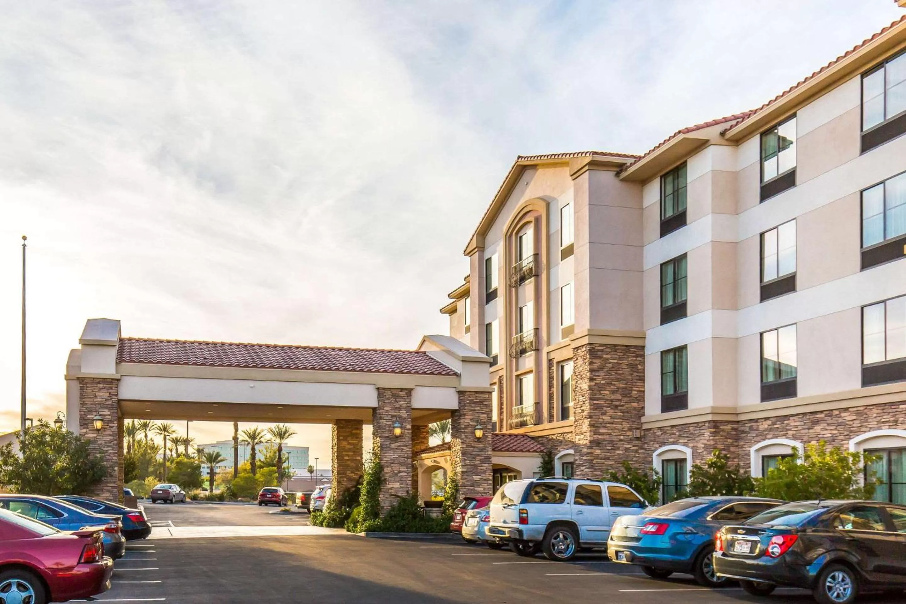 Property building in Comfort Inn & Suites Henderson - Las Vegas