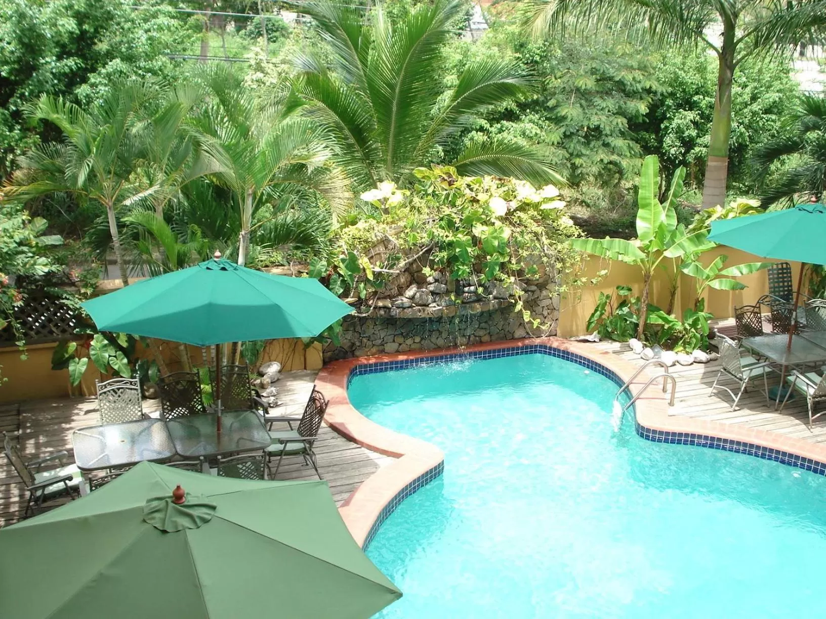 Swimming pool in Apart Hotel La Cordillera