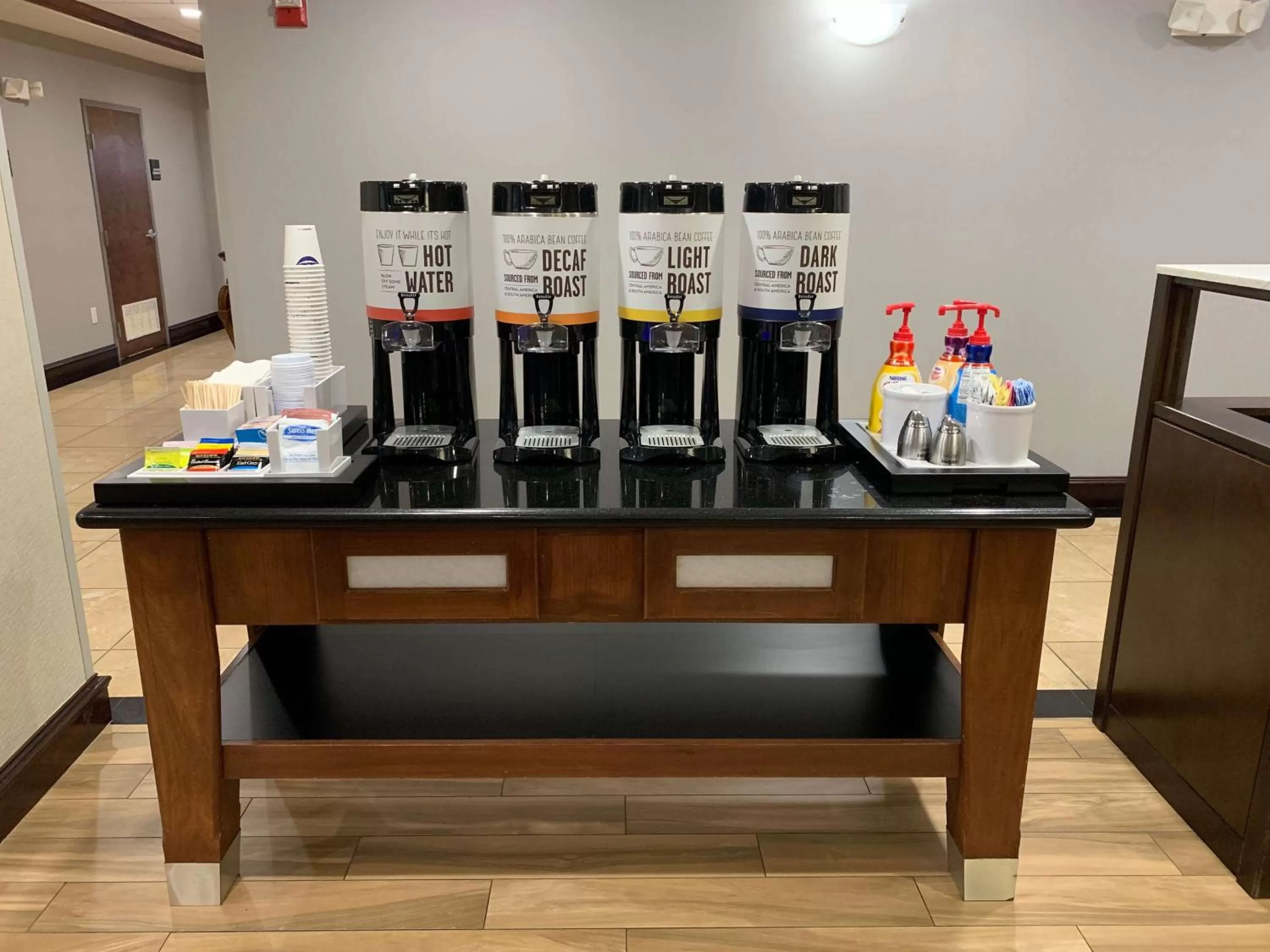 Dining area in Hampton Inn Fort Stockton