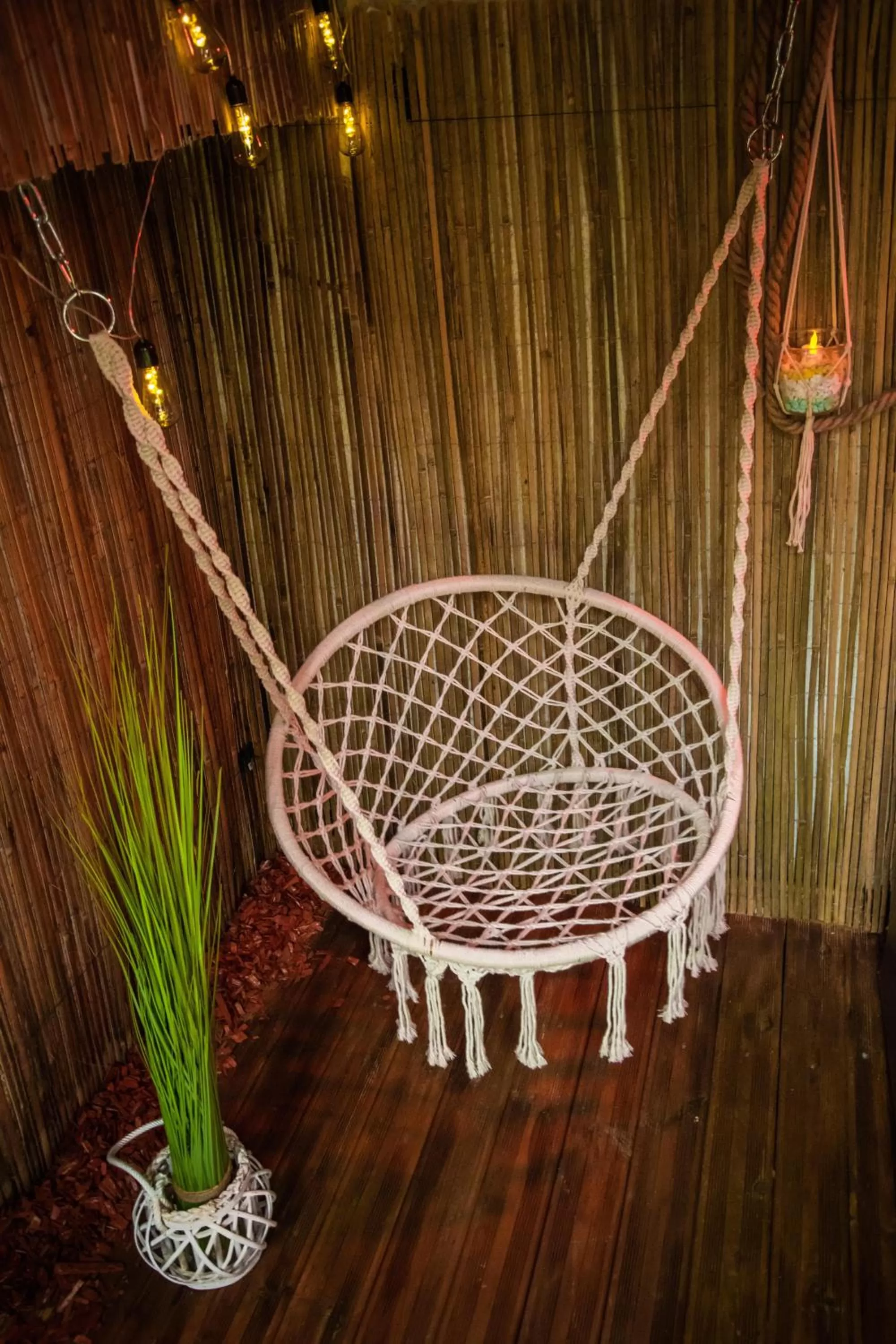 Property building in Aux 3 Nuances Suites Privatives & Spa