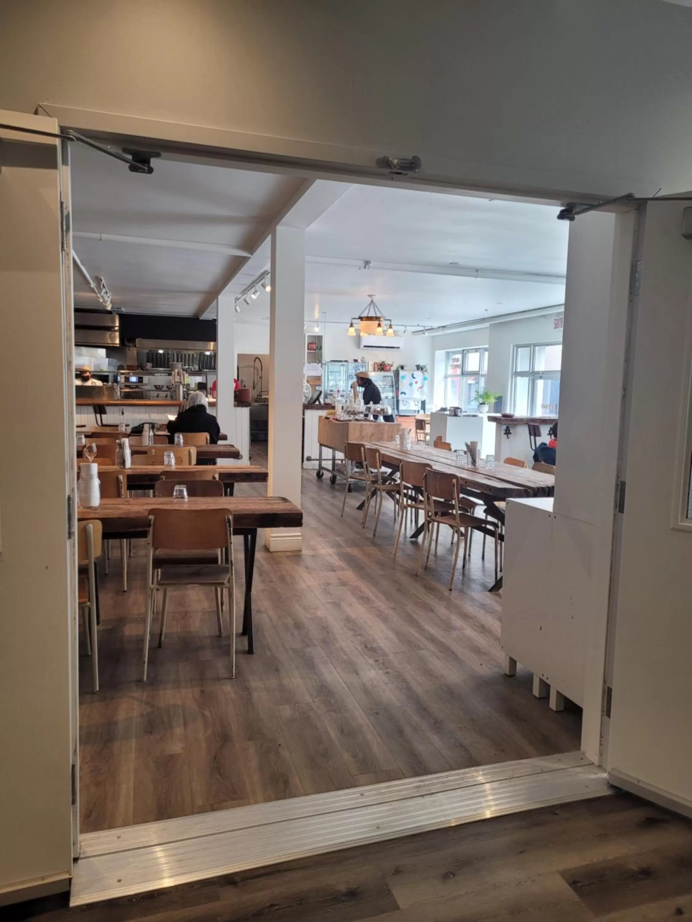 Restaurant/places to eat in Hotel du Nord