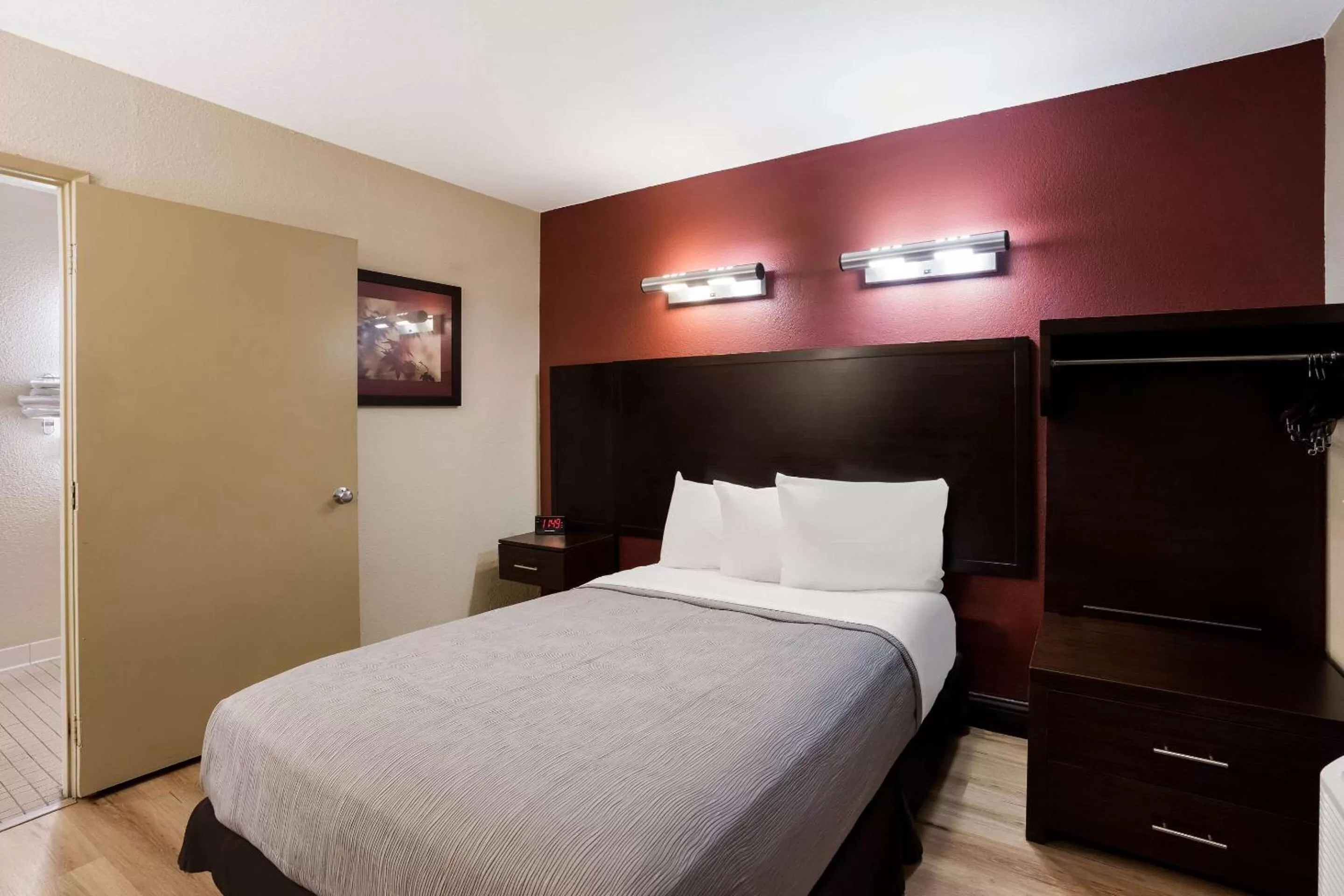 Bedroom in Quality Inn Elk Grove-Sacramento