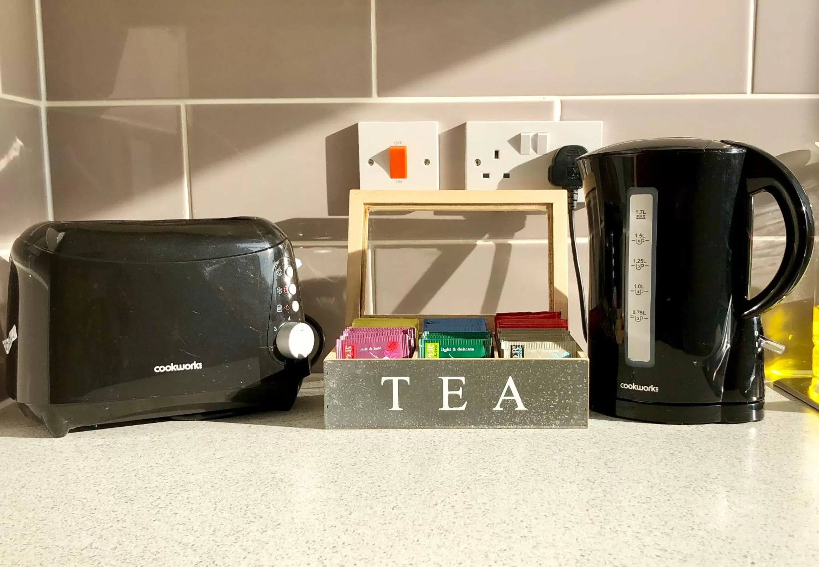 Coffee/tea facilities in Opal Bank