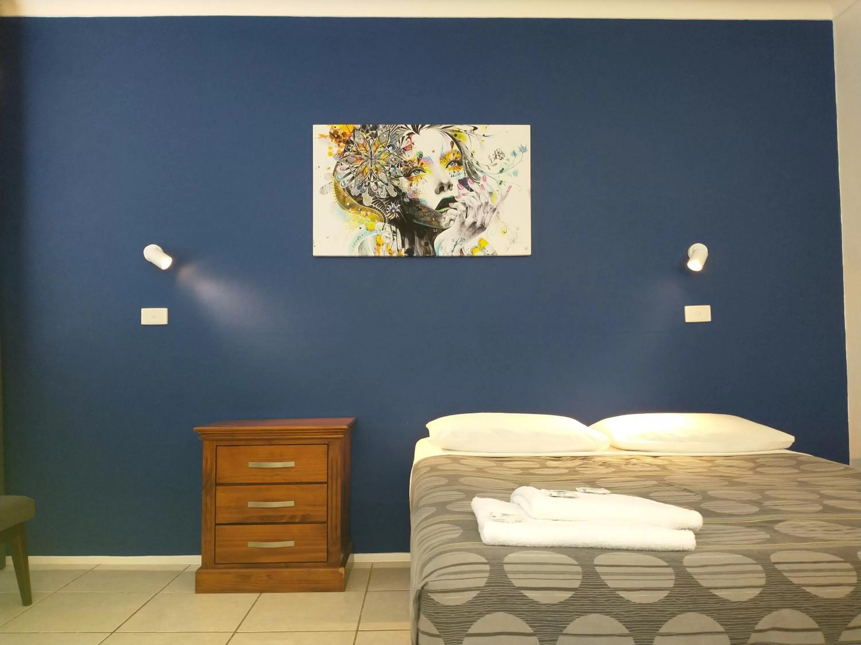 Bed in Aspley Sunset Motel