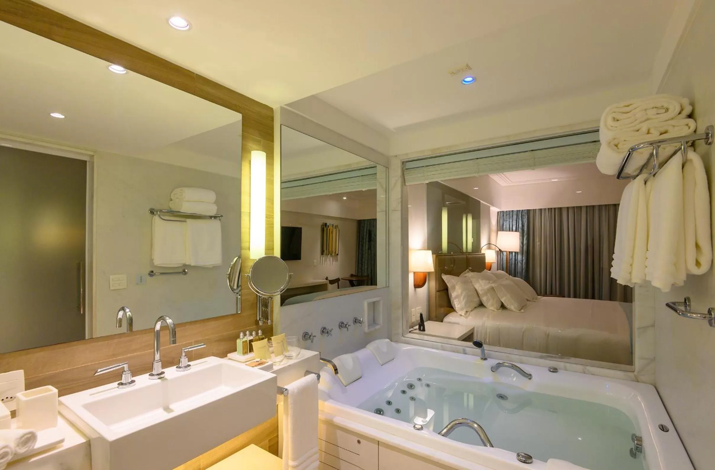 Bed in Vogal Luxury Beach Hotel & SPA