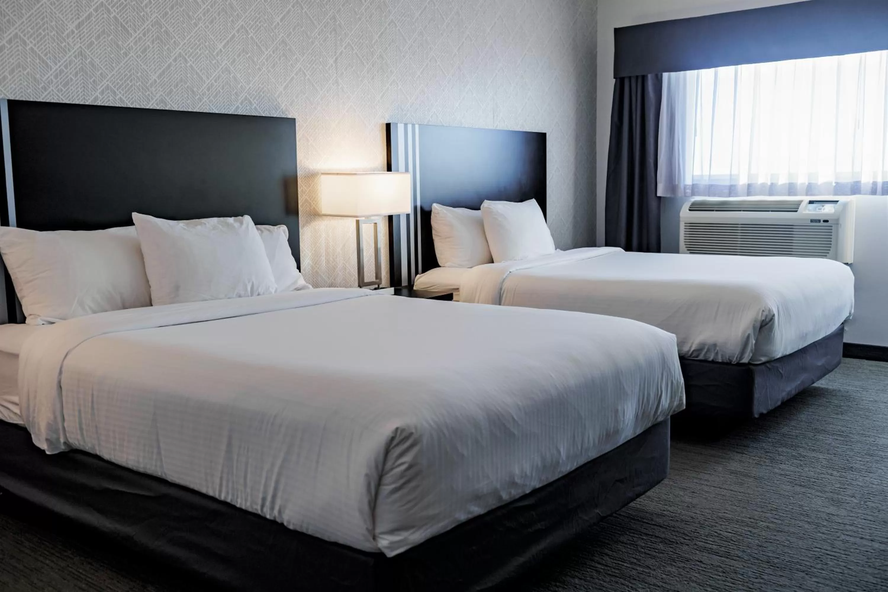 Photo of the whole room, Bed in Park Inn by Radisson Edmonton Airport