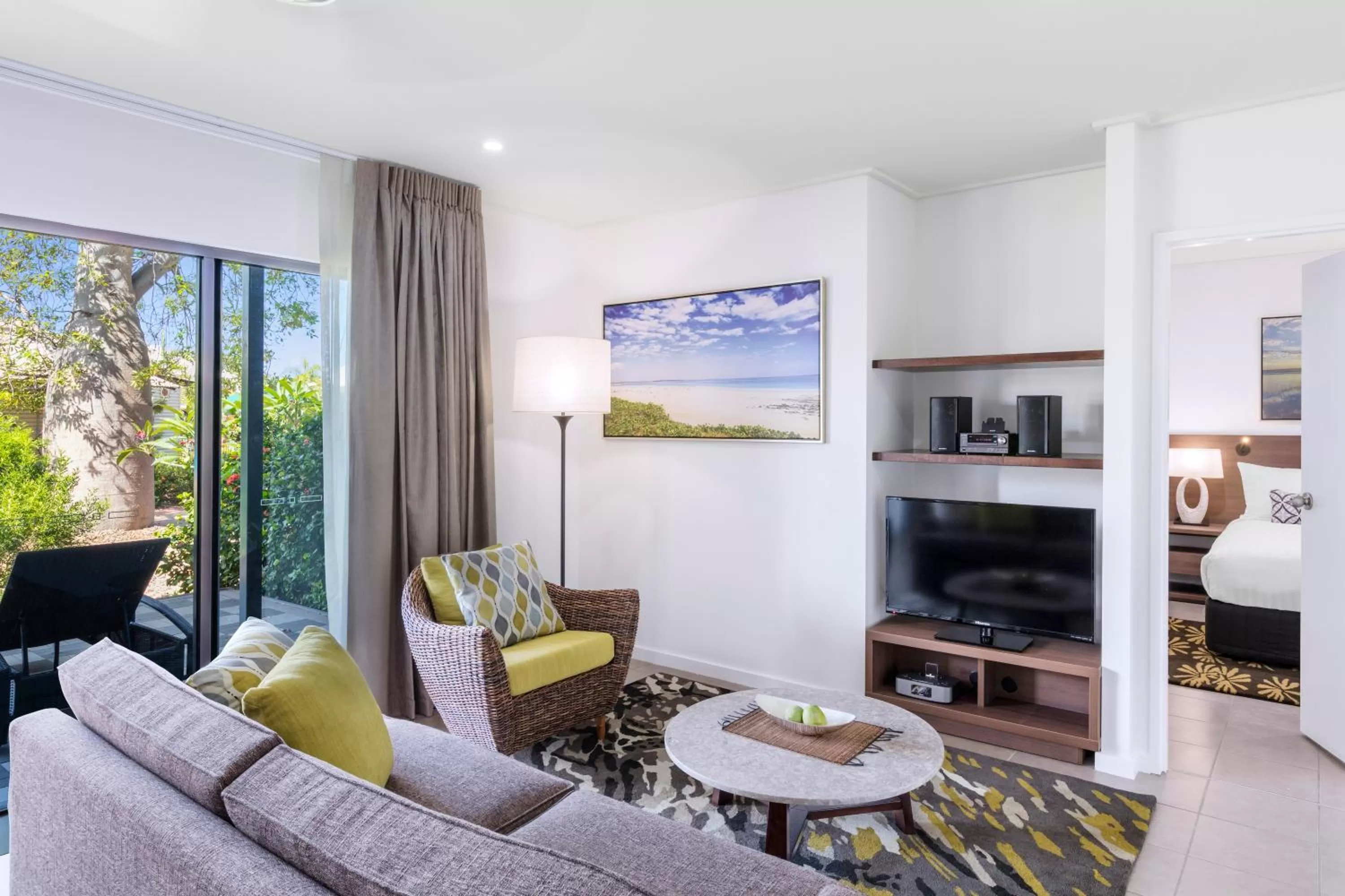 TV and multimedia in Oaks Cable Beach Resort