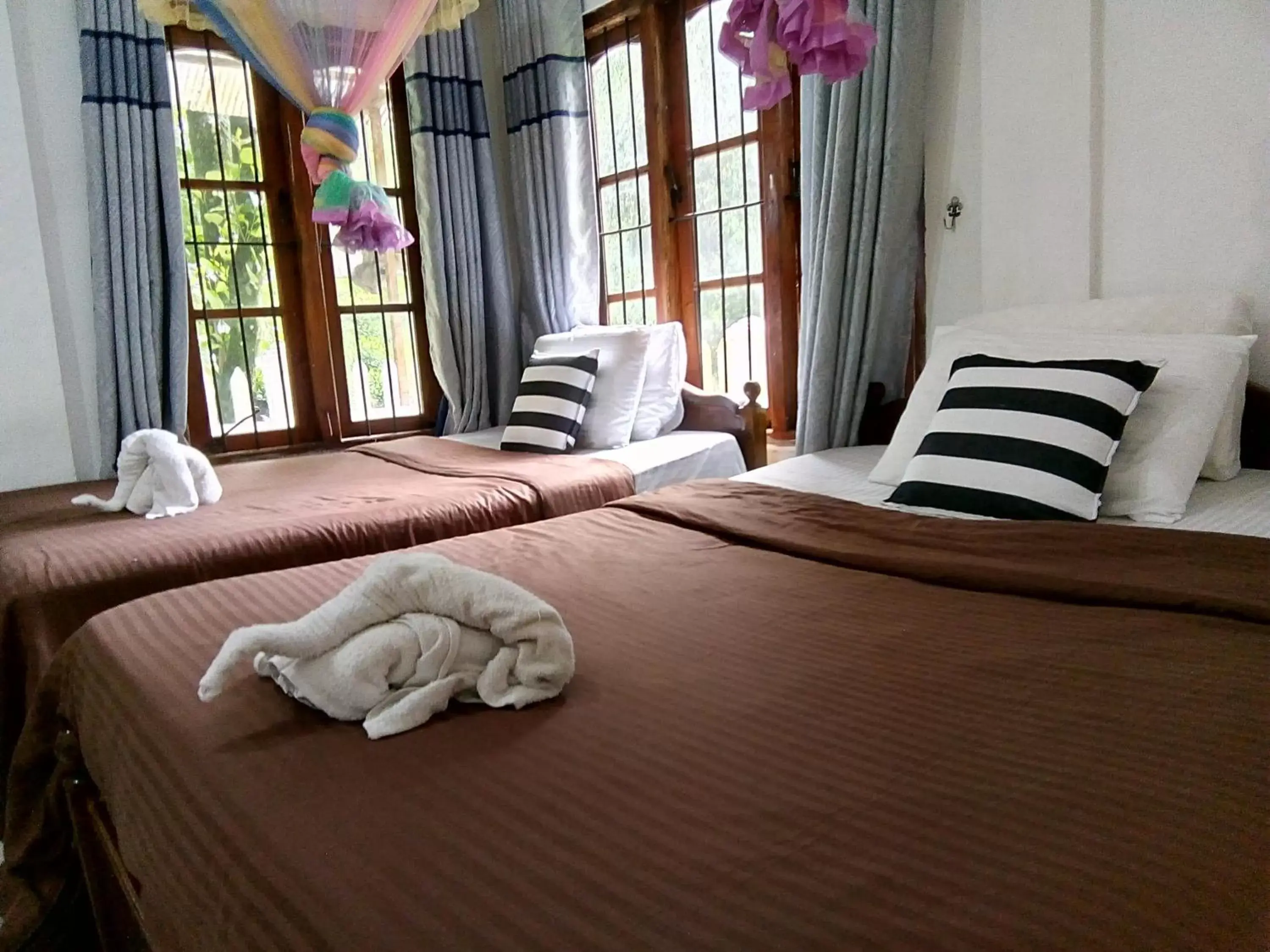 Quadruple Room with Balcony - single occupancy in Rock View Rest Hatton Quadruple Room with Balcony - single occupancy in Rock View Rest Hatton