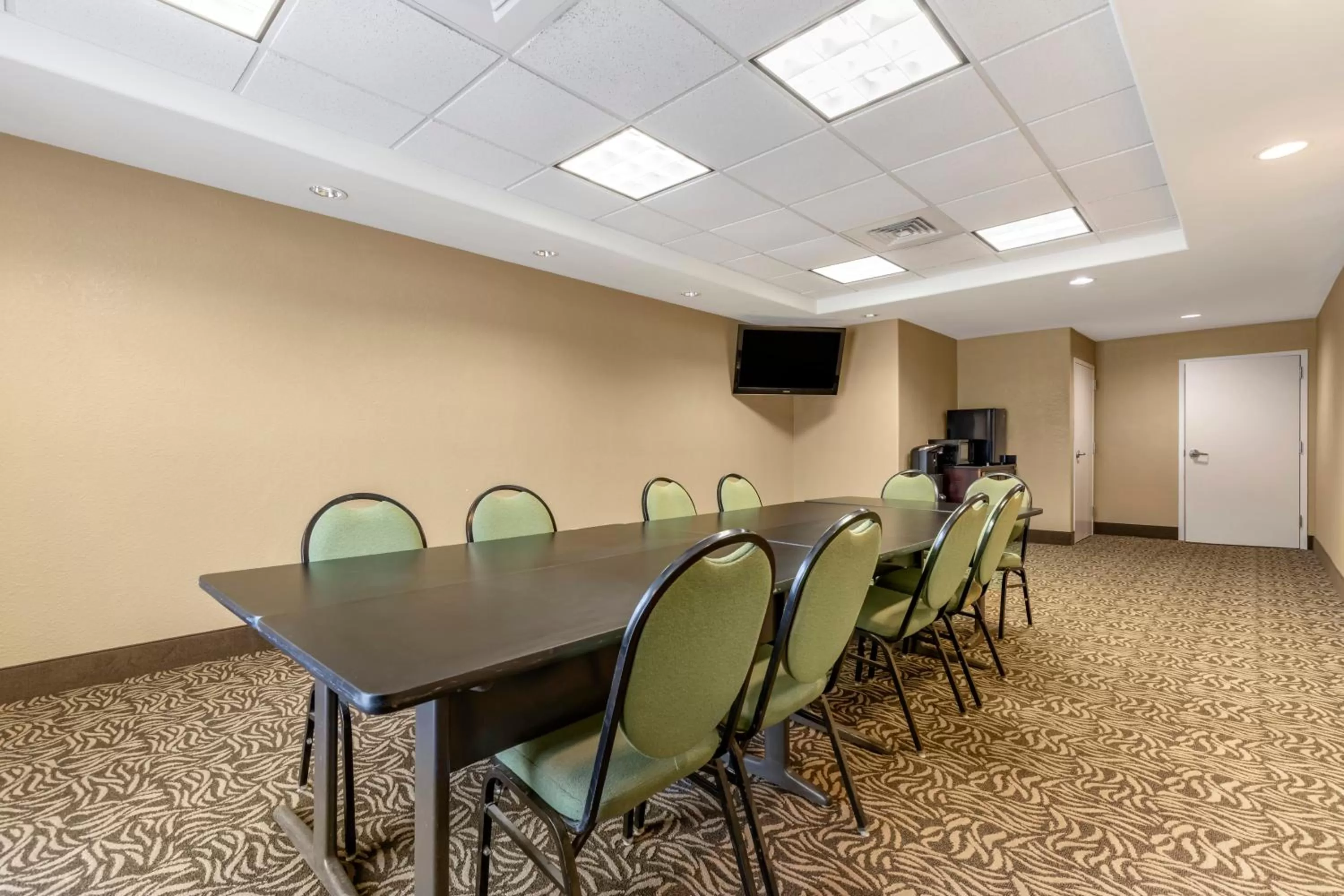 Meeting/conference room in Comfort Suites Medical Center near Six Flags