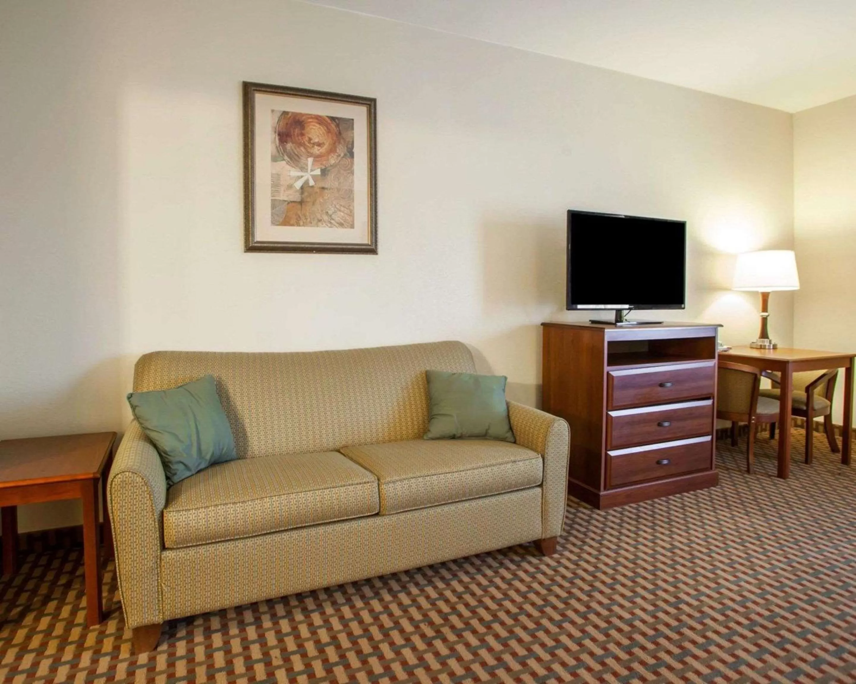 Photo of the whole room in Comfort Inn & Suites Harrisonville