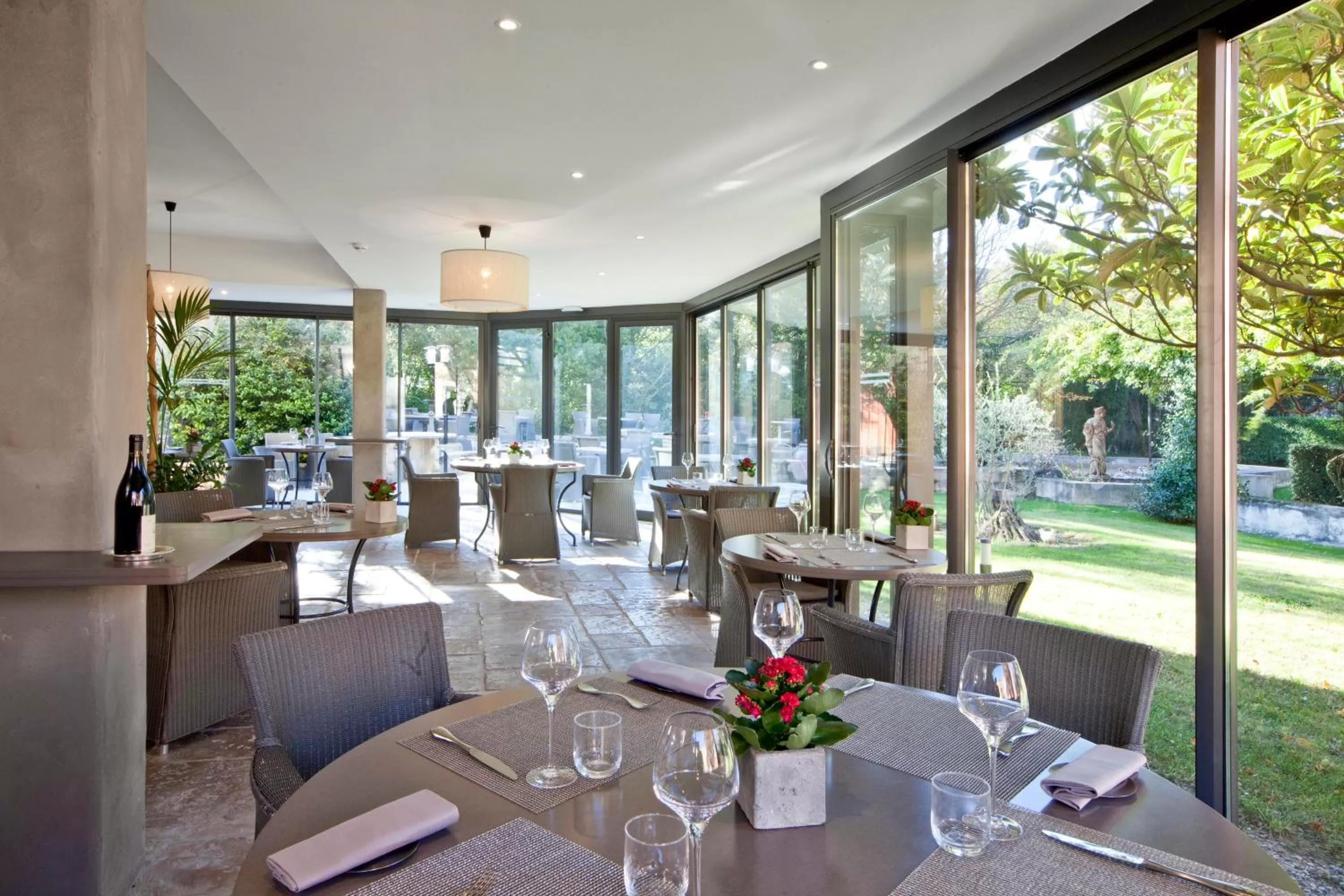 Restaurant/places to eat in Villa Augusta