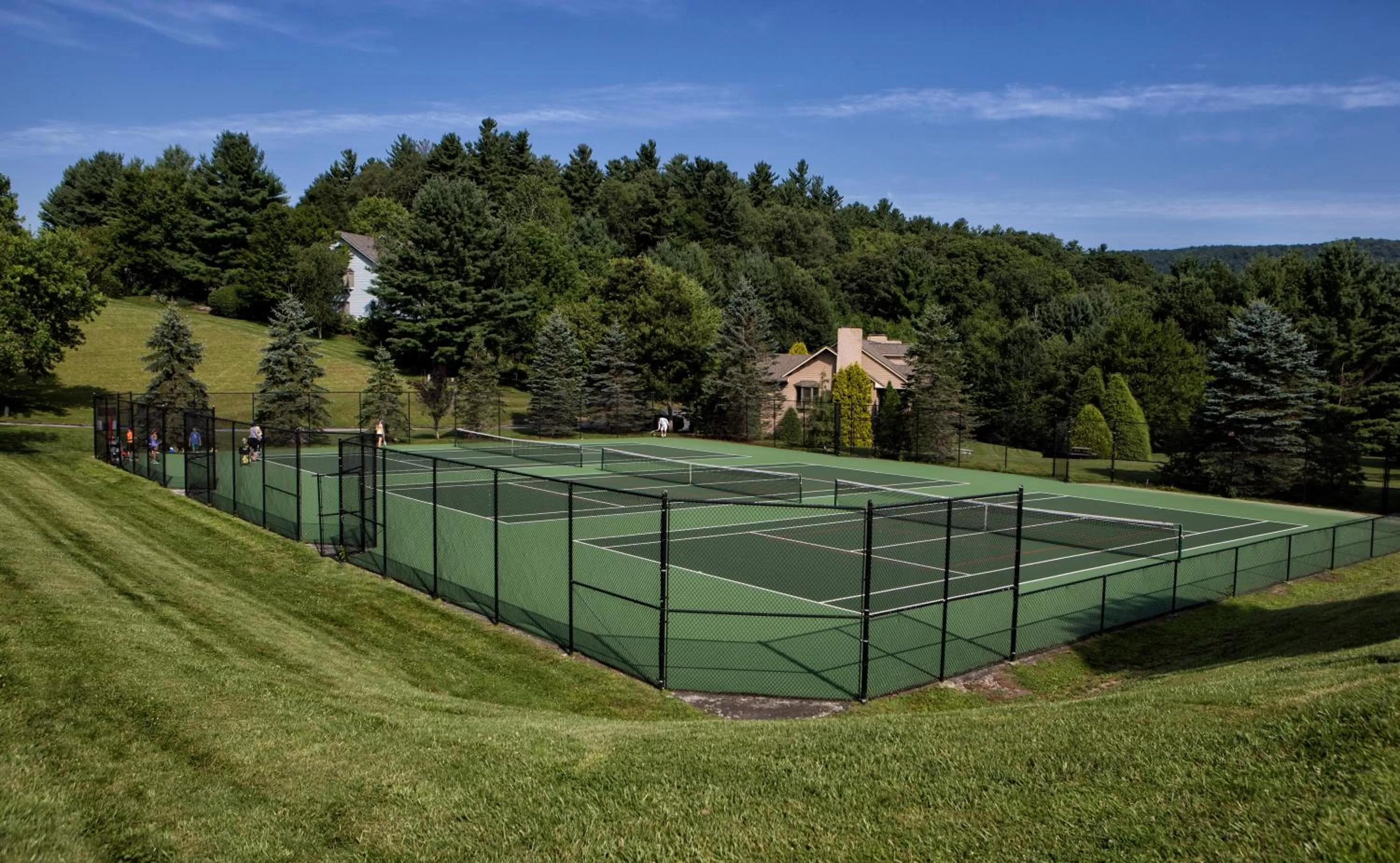 Tennis court in Chetola Resort