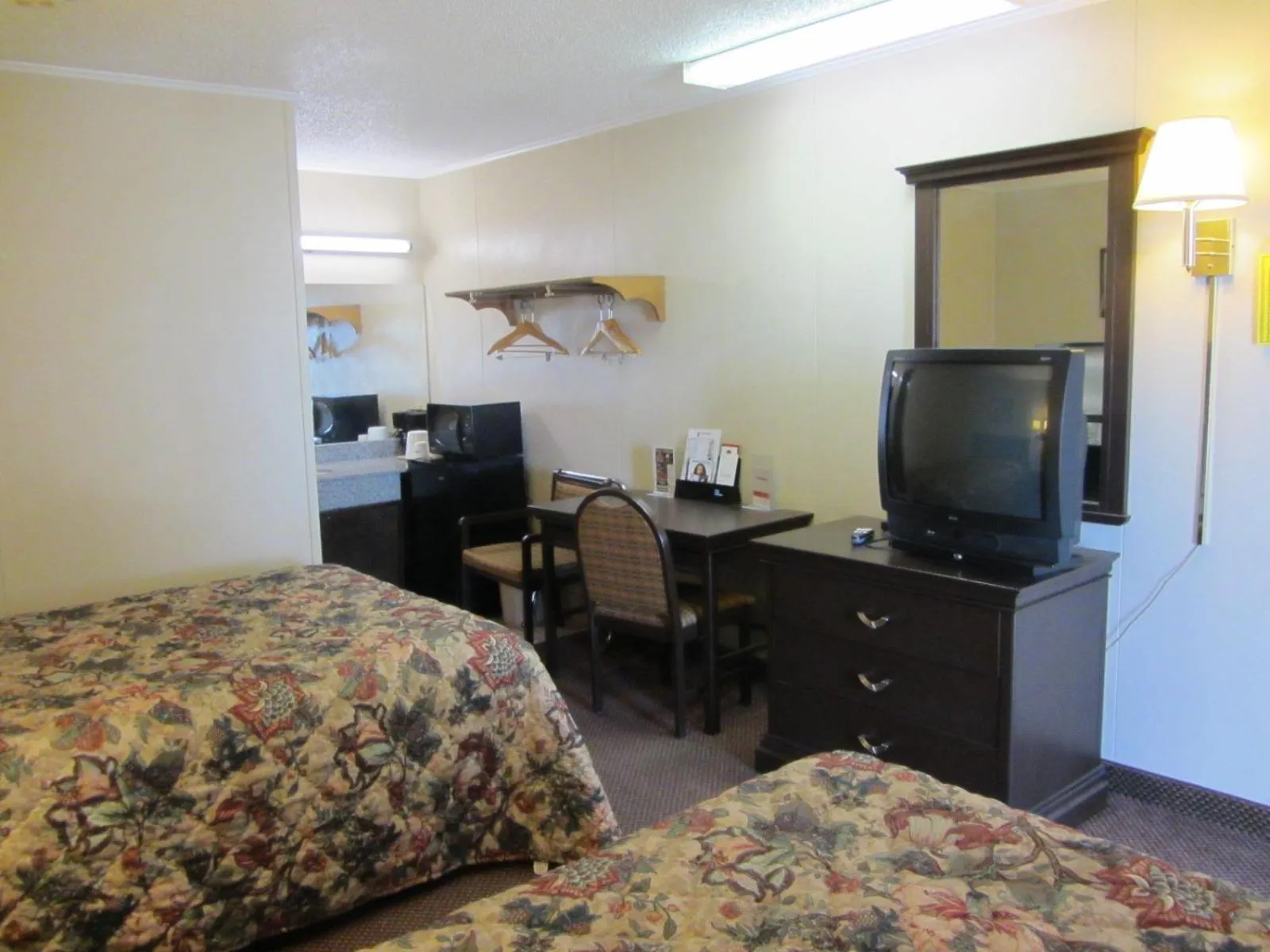 Bed in Super 8 by Wyndham Lubbock Civic Center North