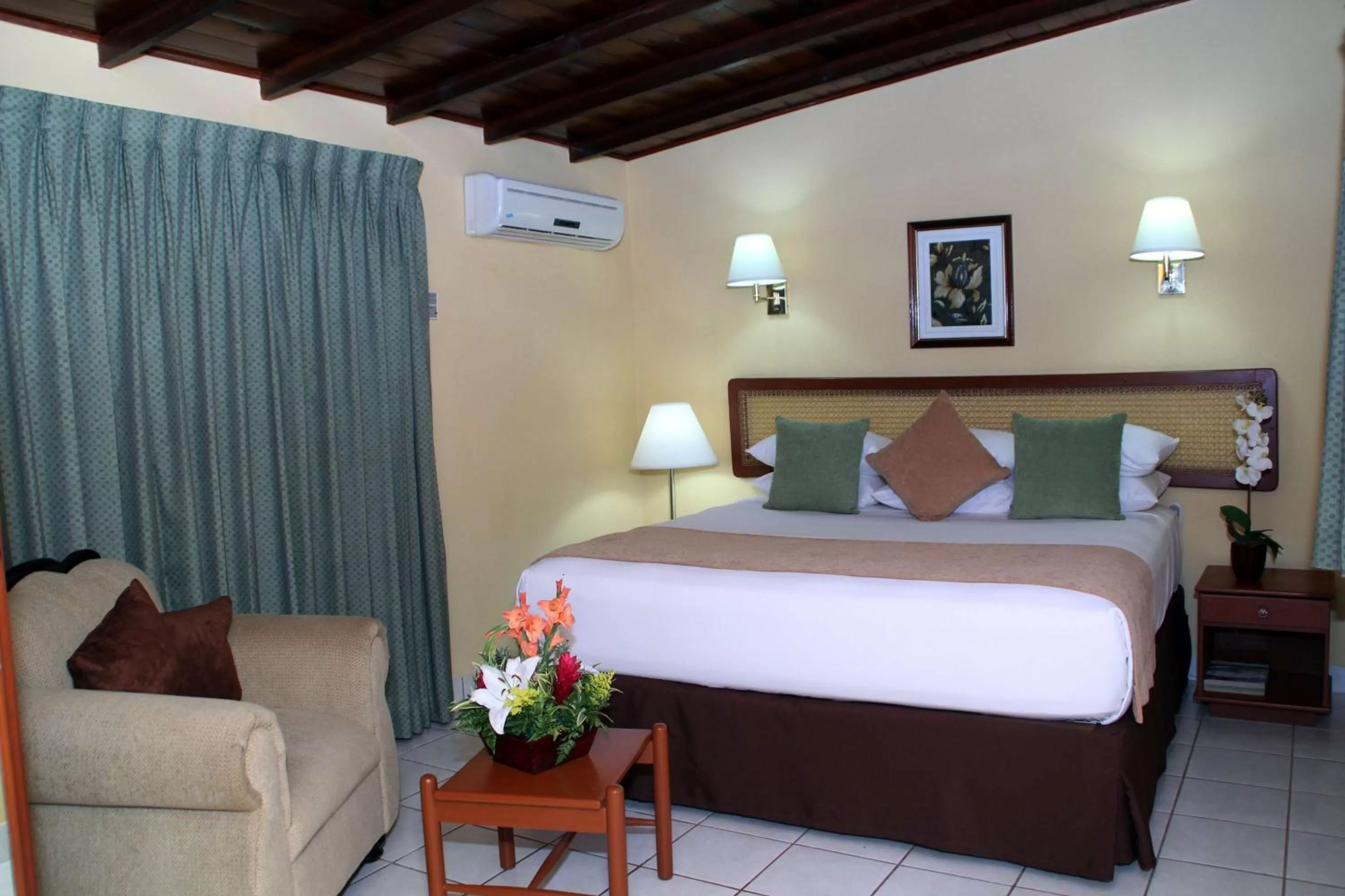 King Room in Best Western Las Mercedes Airport