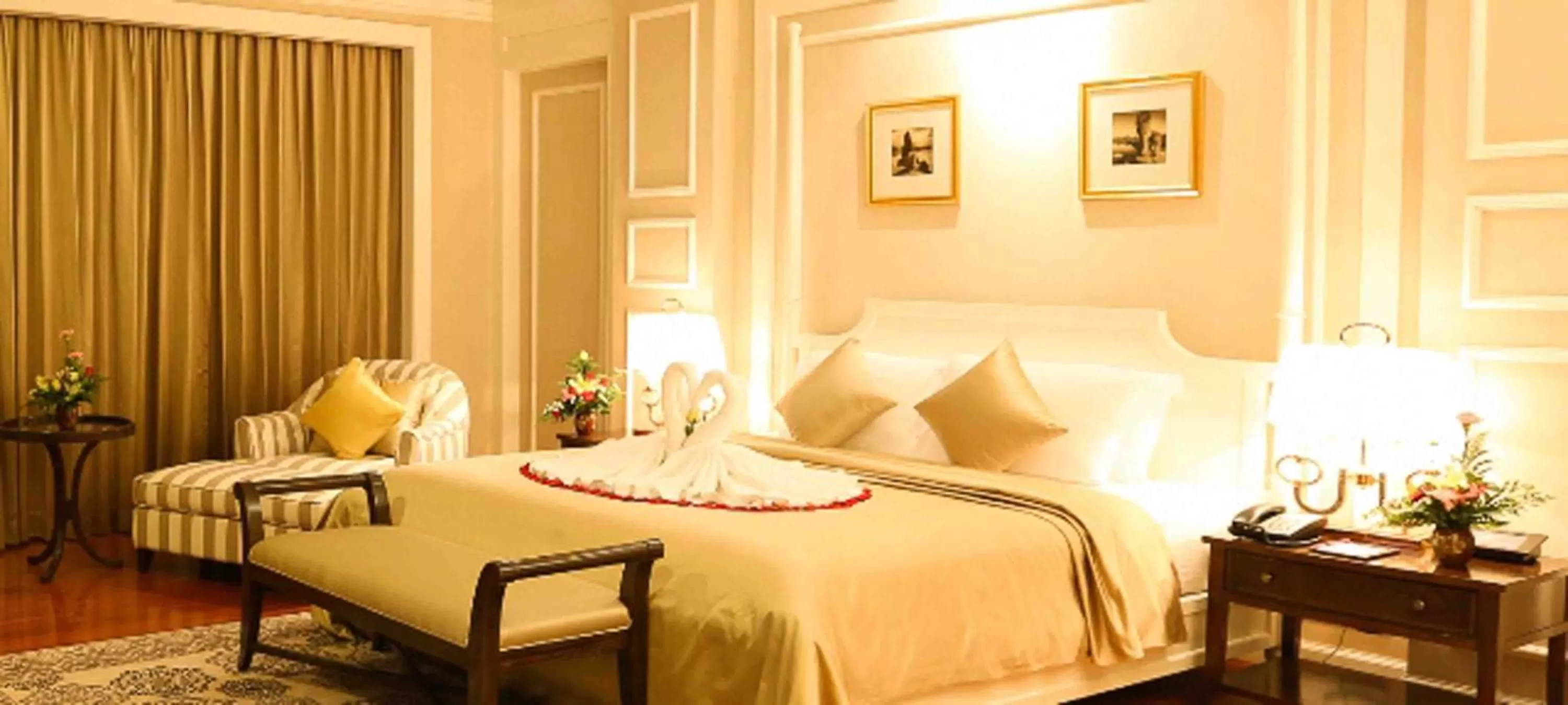 Bed in Phnom Penh Hotel