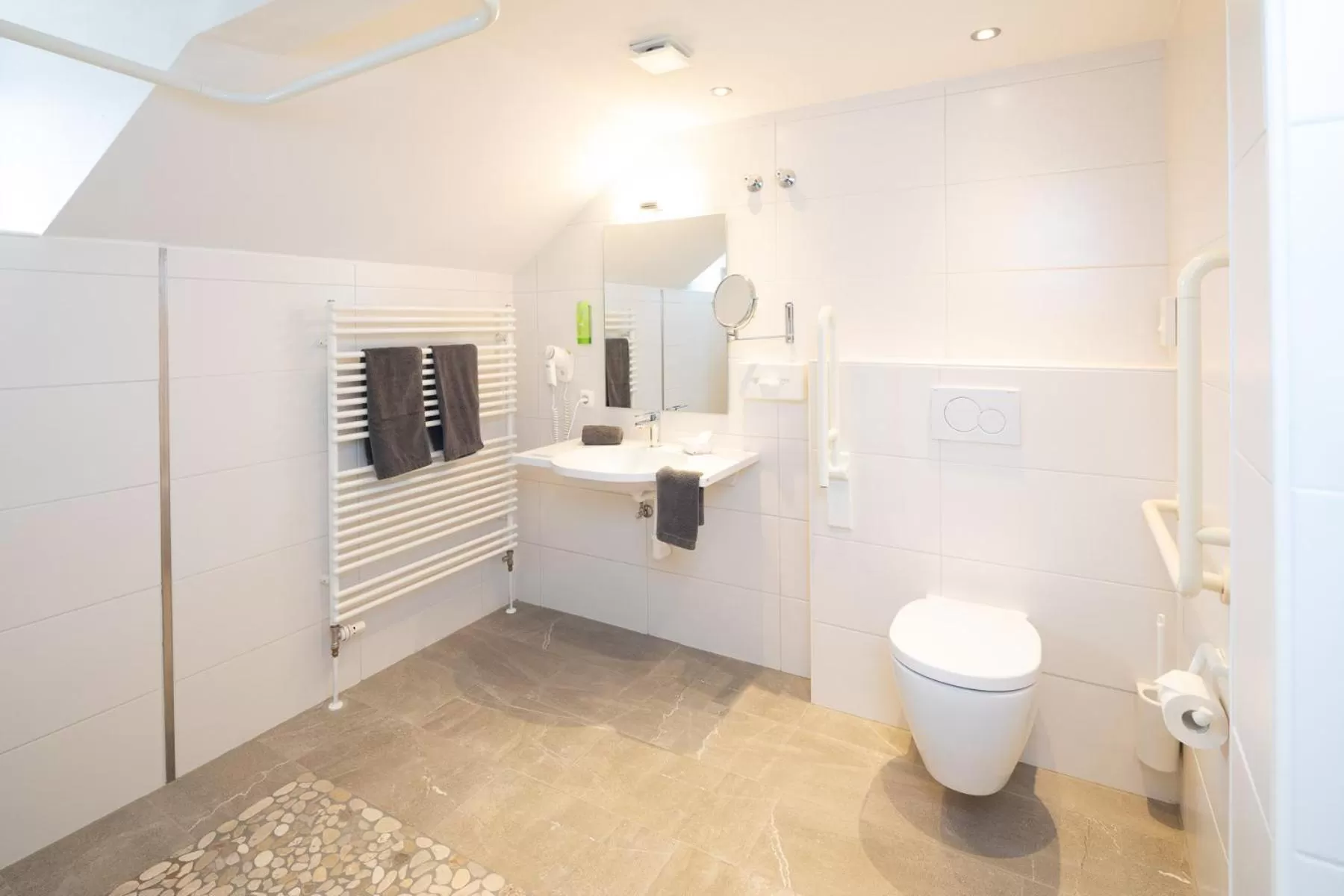 Bathroom in Familien- und Wellnesshotel "Viktoria"