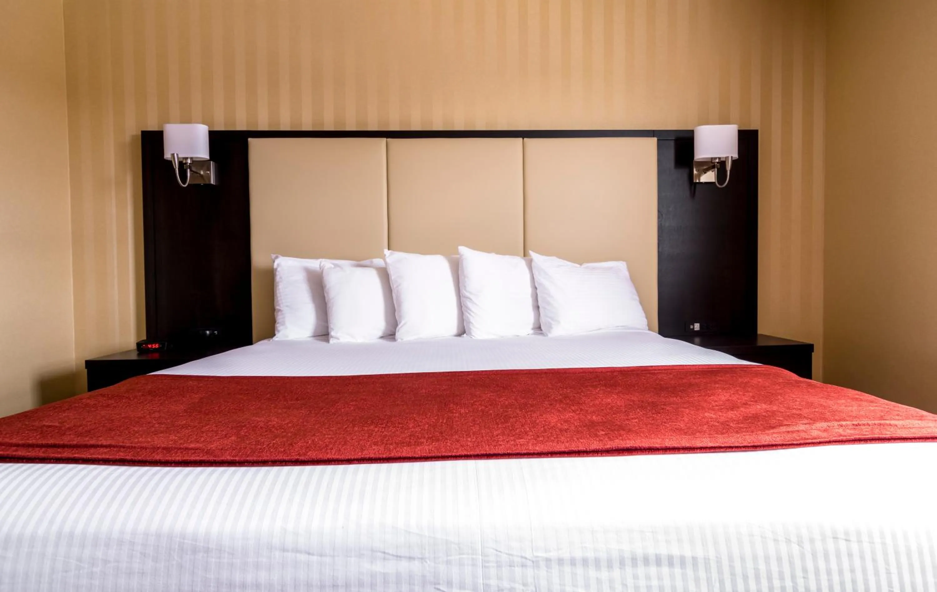 Sinbads Hotel & Suites