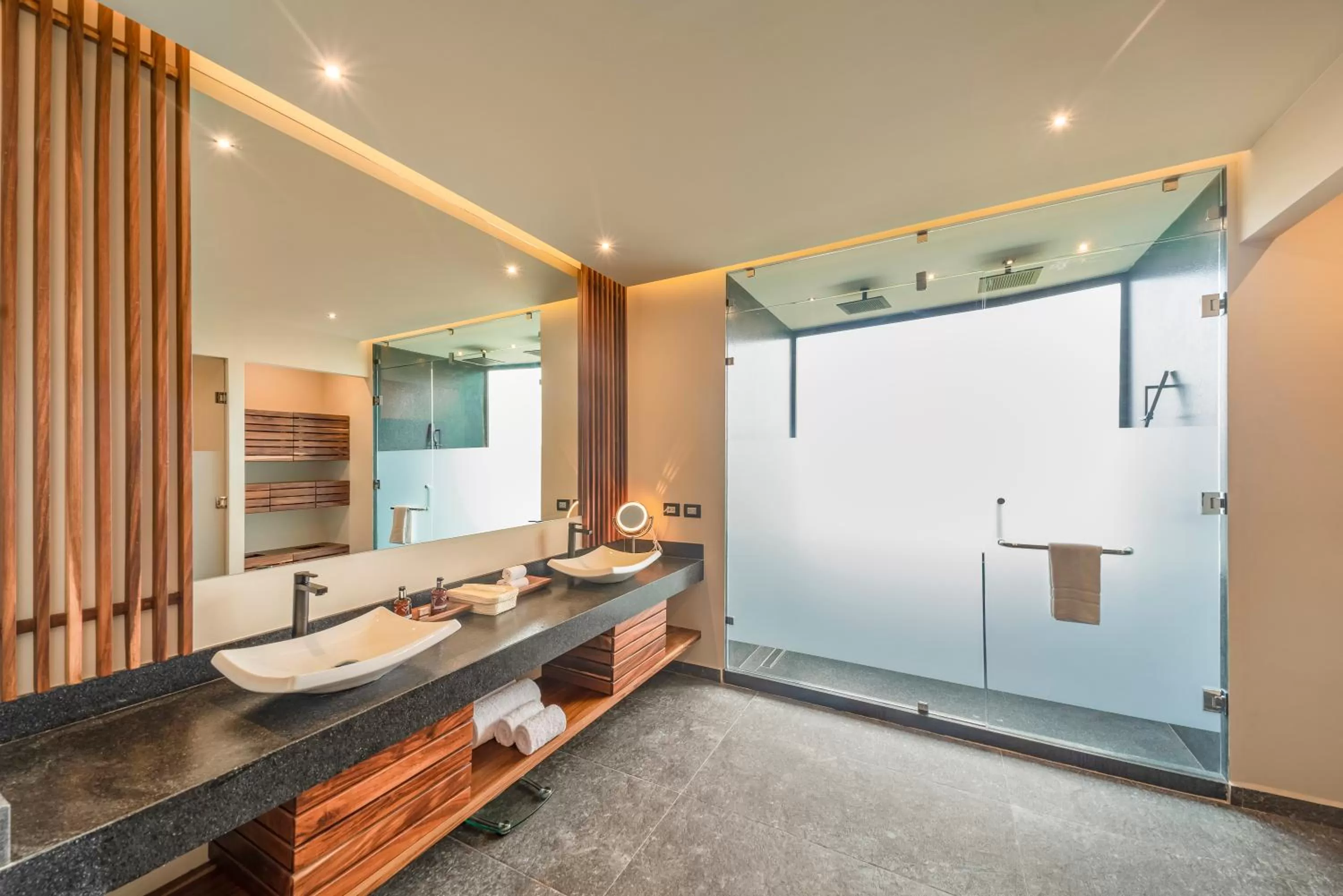 Bathroom in Mvngata Beach Hotel