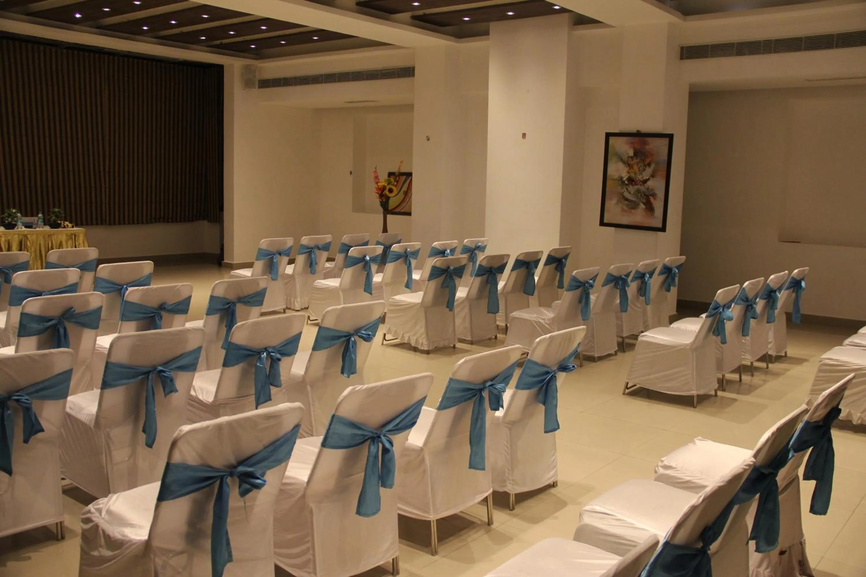 Business facilities in The Park Classic