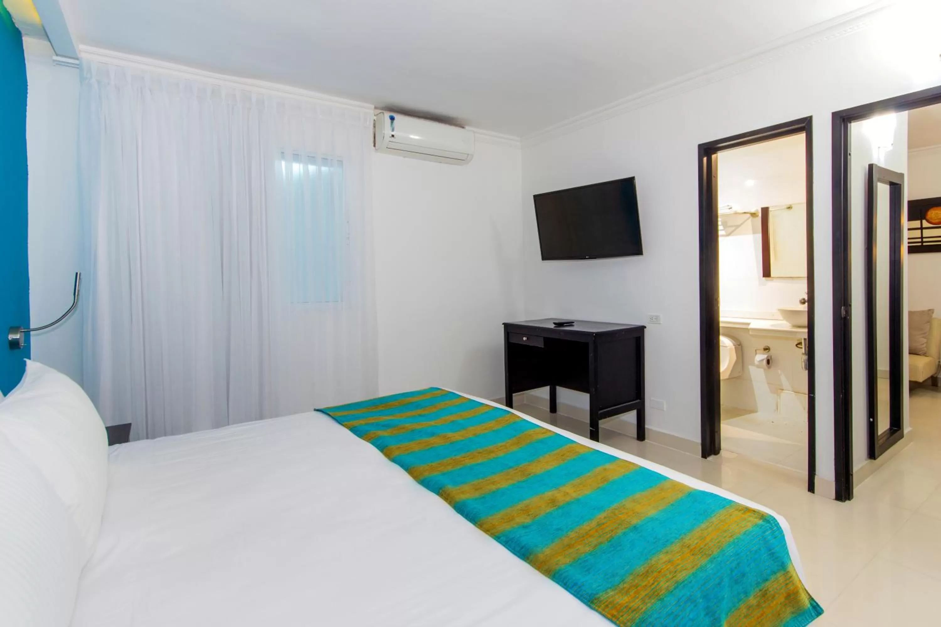 Bedroom, Bed in Hotel Bocagrande By GEH Suites