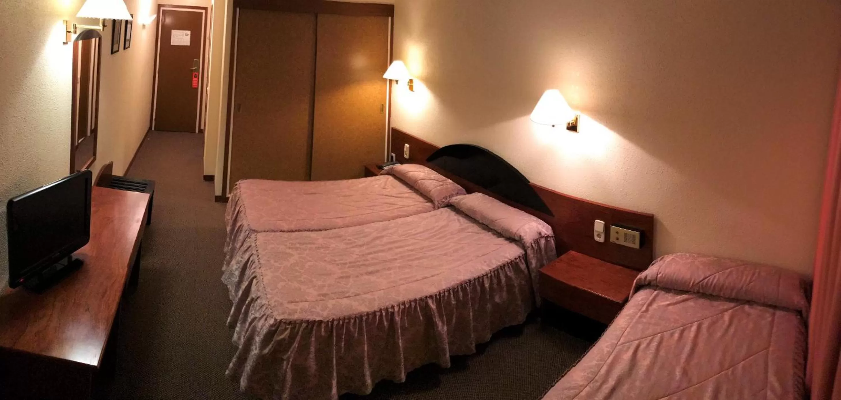 Bed in Hotel Roc Del Castell