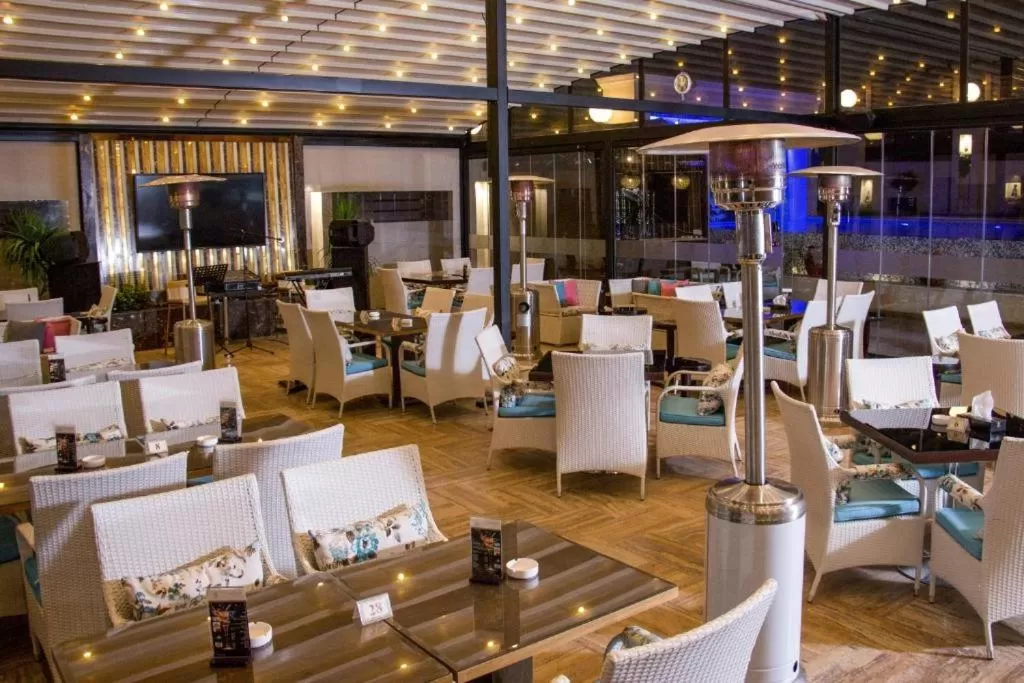 Restaurant/Places to Eat in Harir Palace Hotel