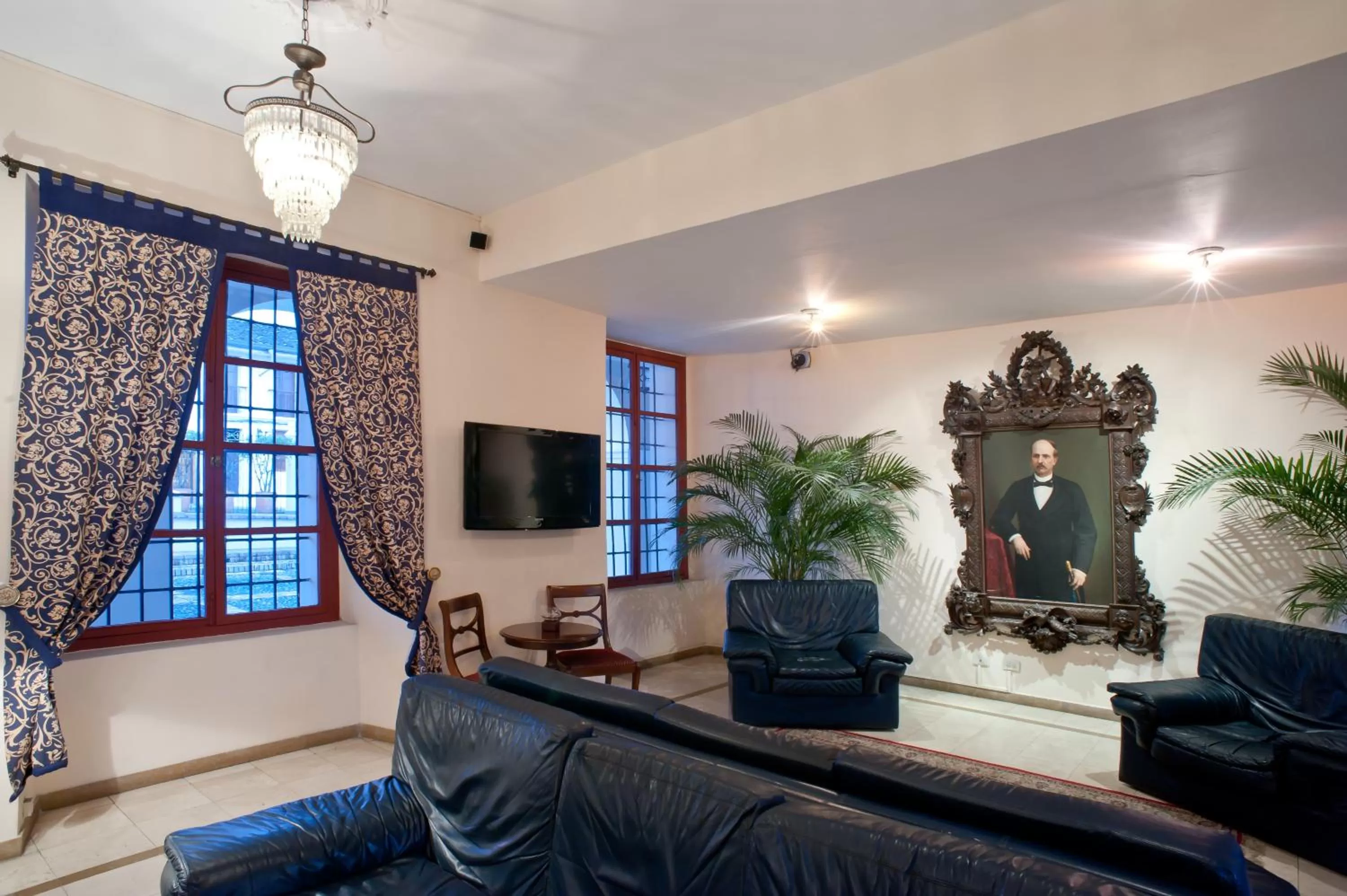 Lobby or reception in Hotel Dann Monasterio