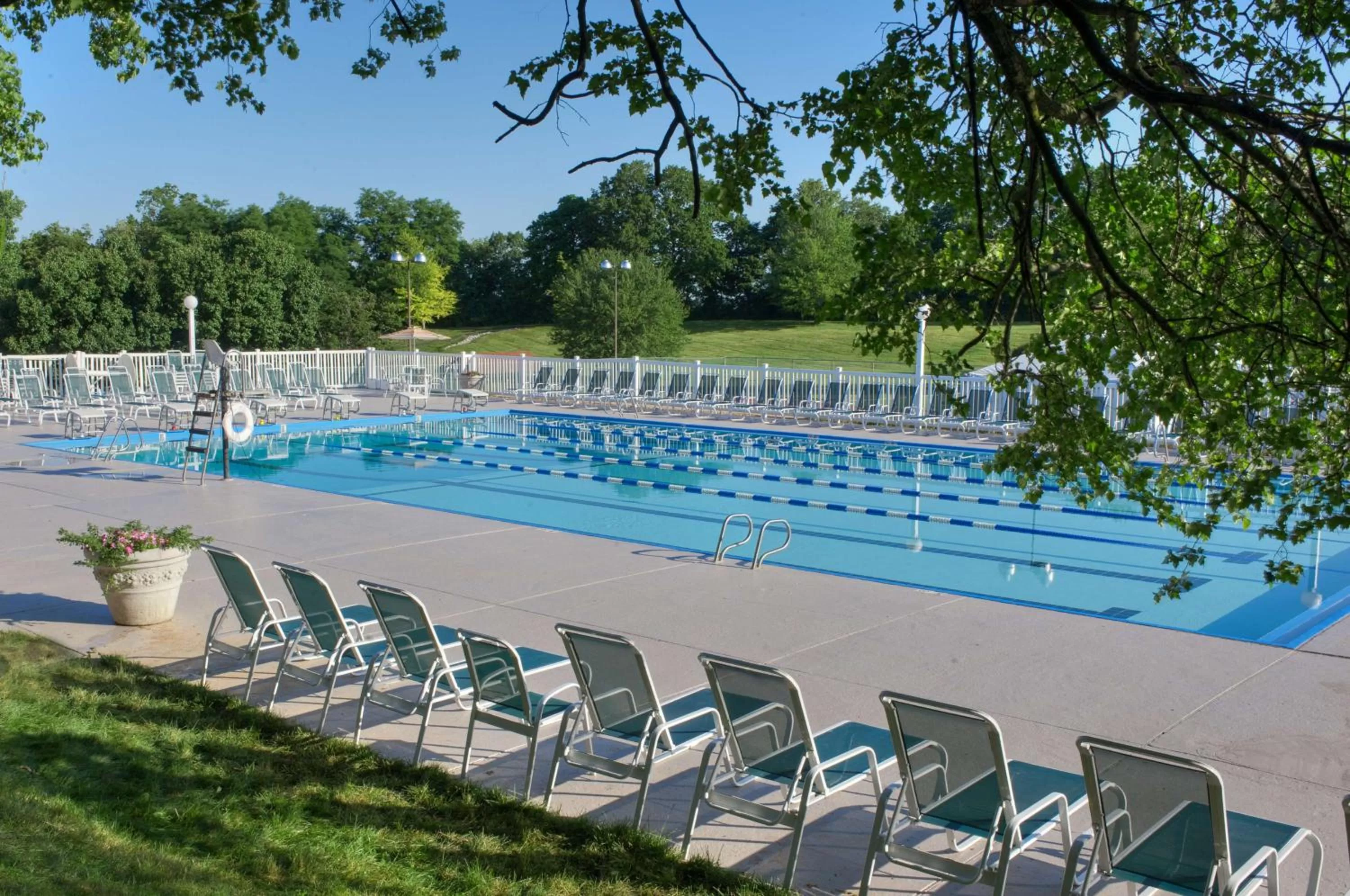 Pool view in DoubleTree by Hilton Hotel St. Louis - Chesterfield