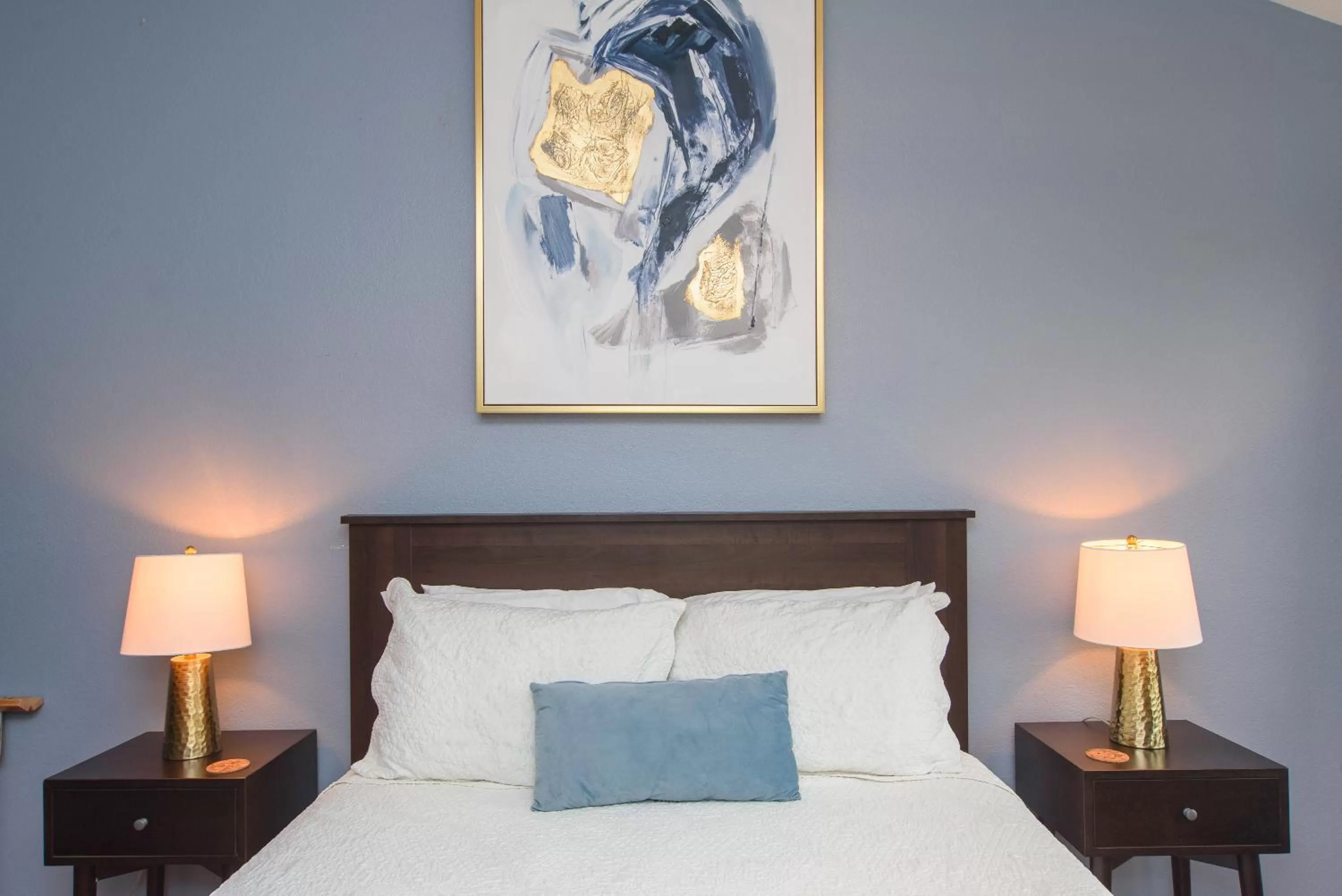 Bed in The Inn on Pamlico Sound