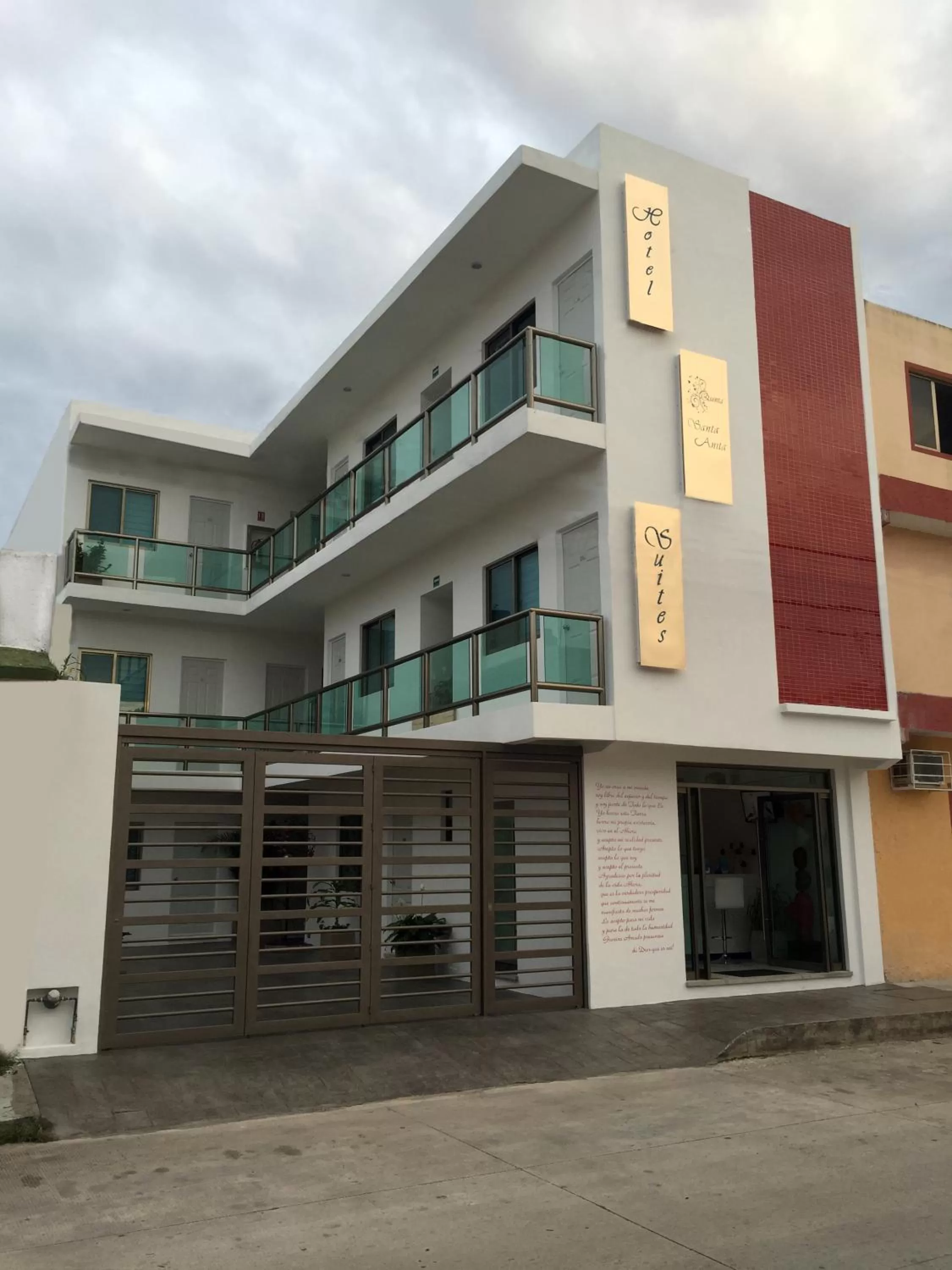 Property building in Quinta Santa Anita