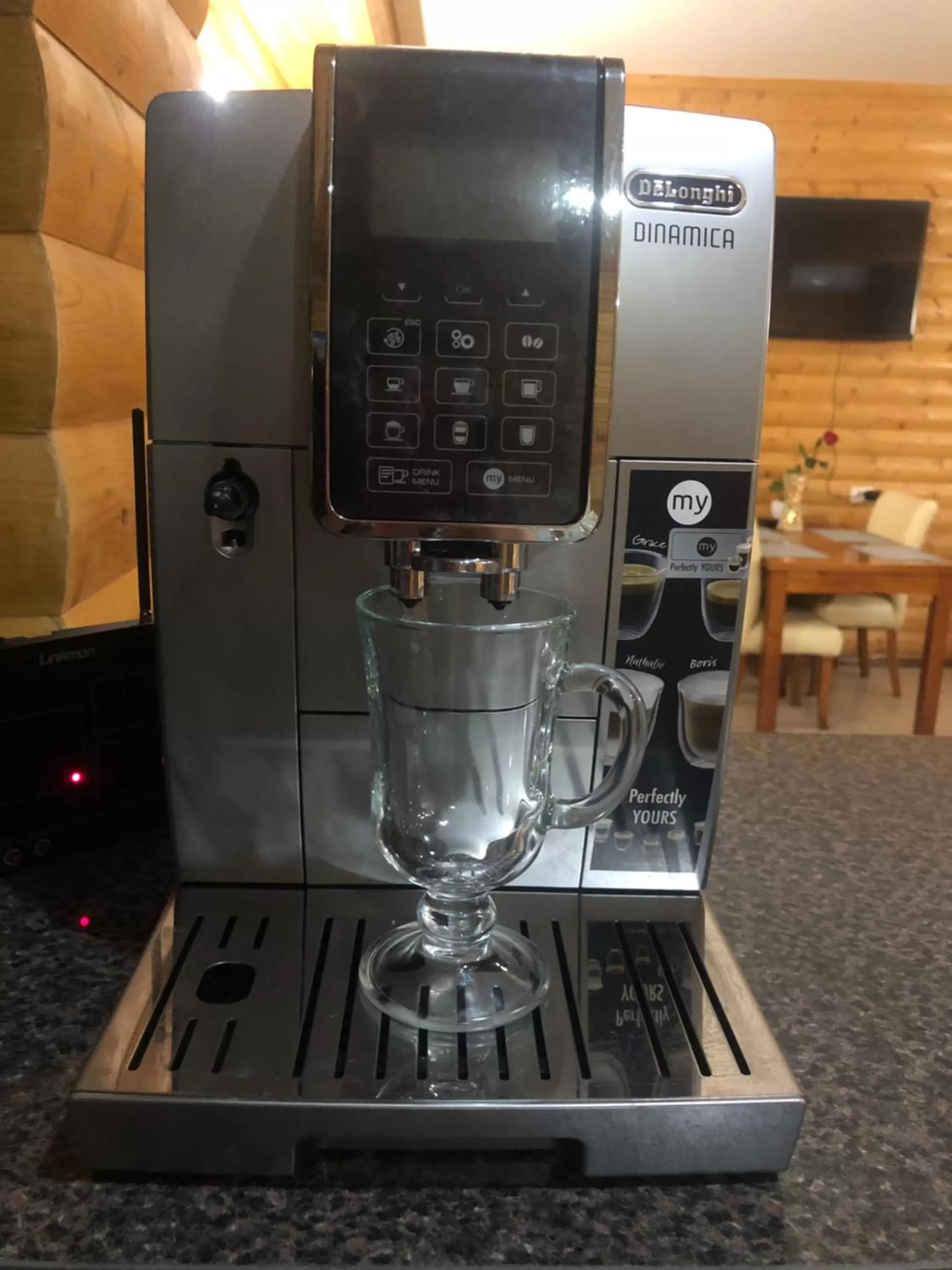 Coffee/tea facilities, Kitchen/Kitchenette in Pride Hotel