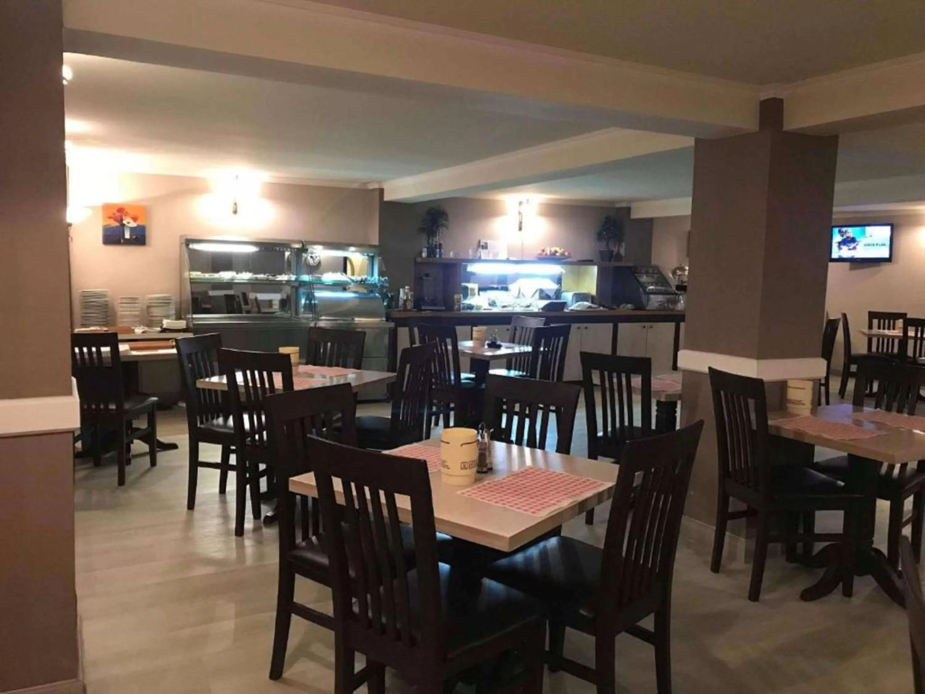 Restaurant/places to eat in Best Western Plus Lido Hotel