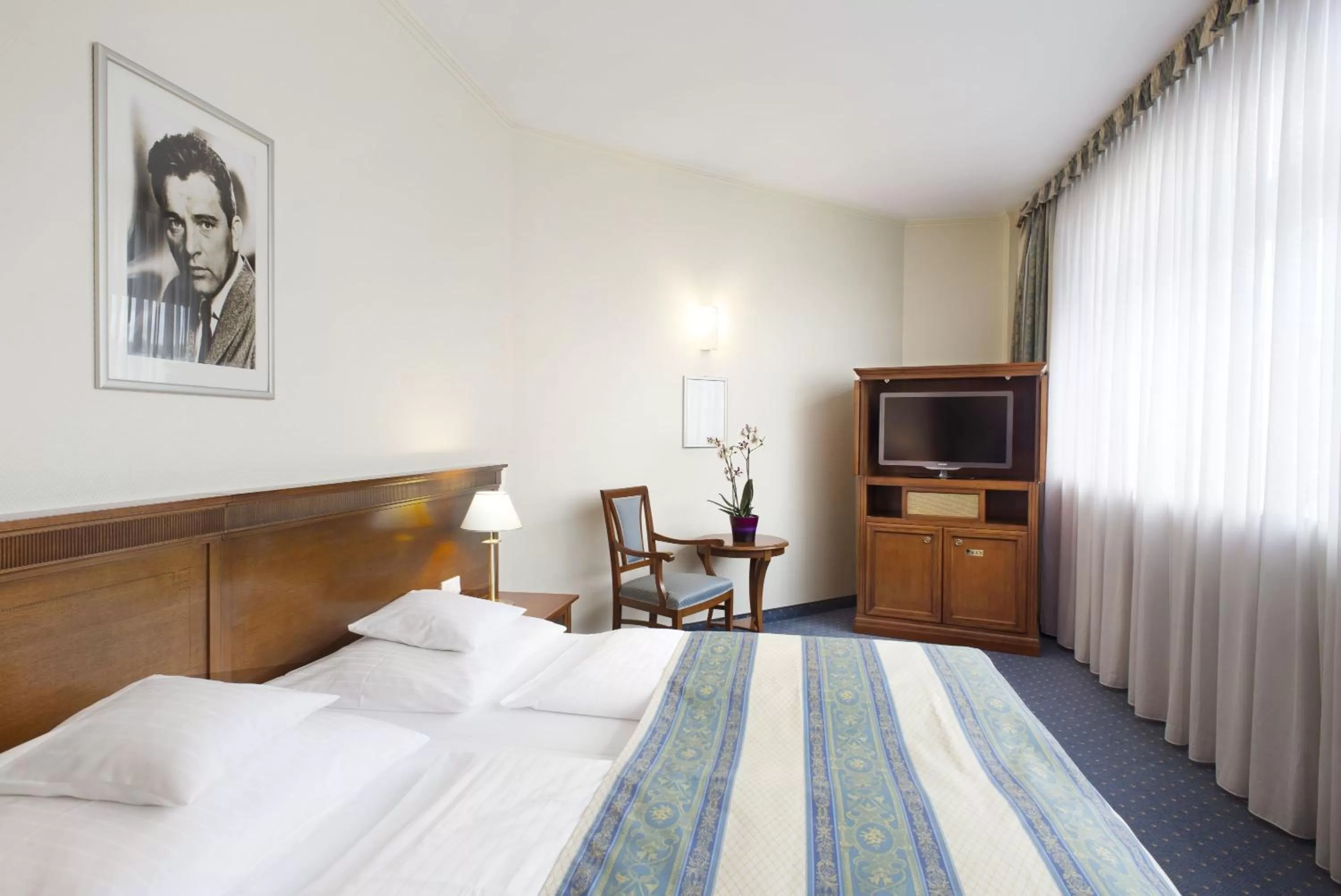 Bed in Hollywood Media Hotel am Kurfürstendamm