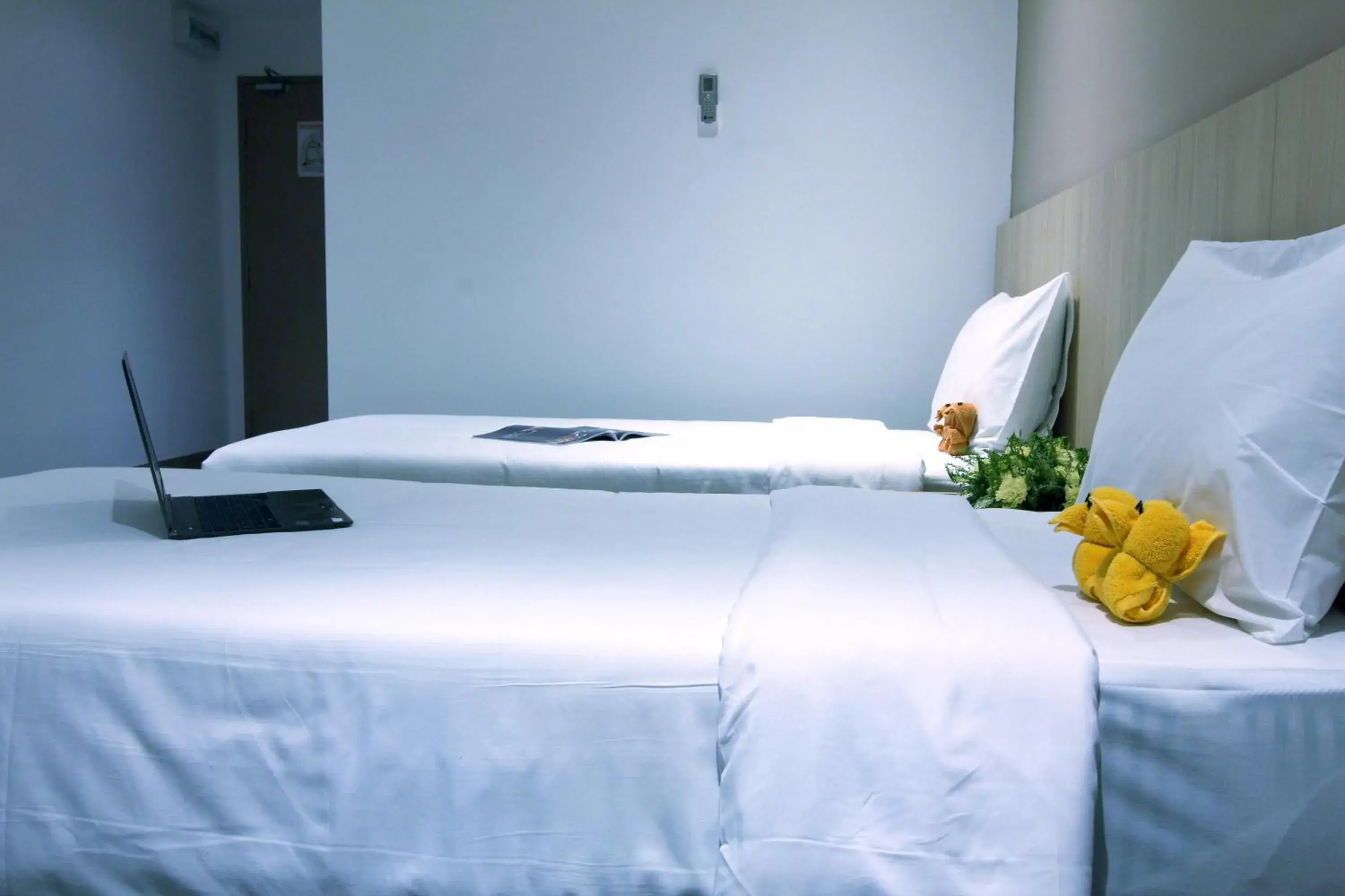 Superior Twin Room in Pacific Express Hotel Chinatown Superior Twin Room in Pacific Express Hotel Chinatown