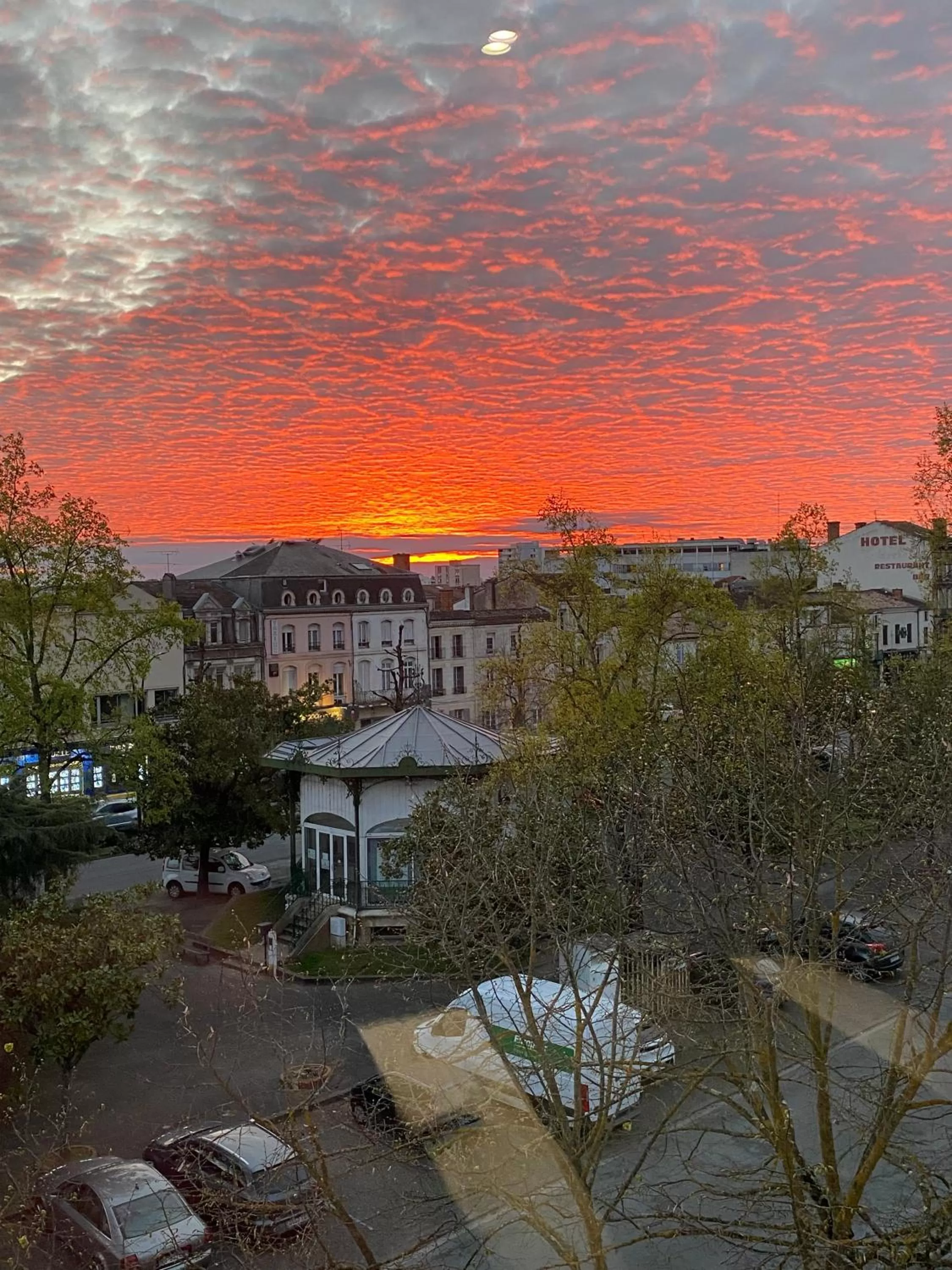 City view in Hôtel La Couronne